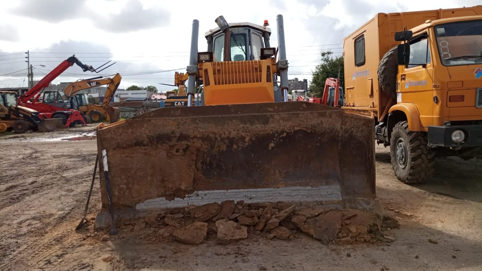 Bulldozer Komatsu D65EX-12 — imagem 2