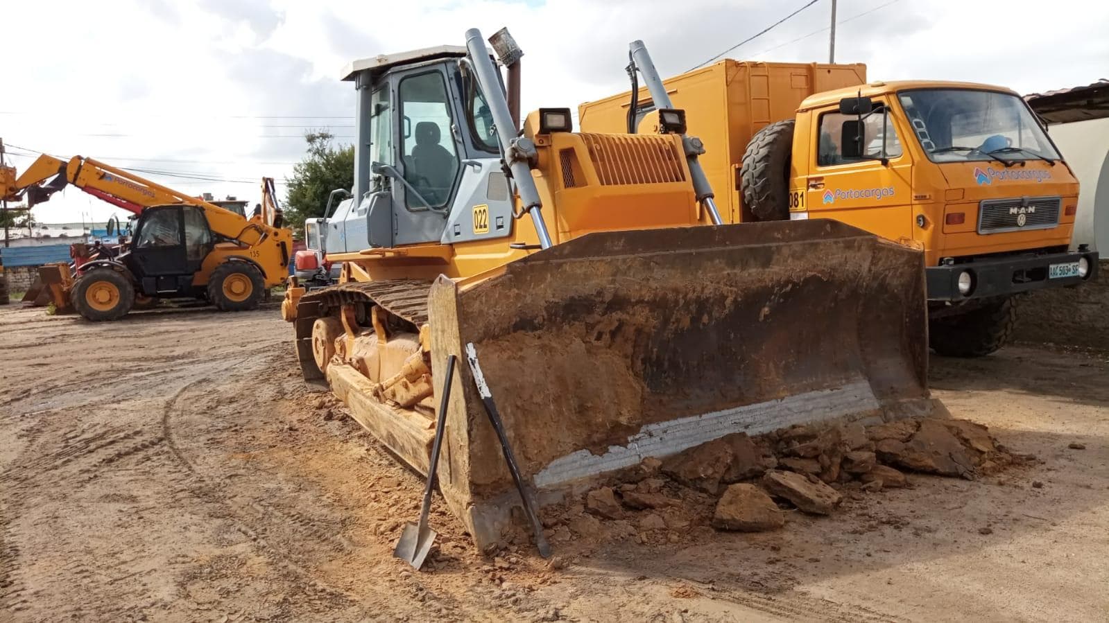 Bulldozer Komatsu D65EX-12 — imagem 10