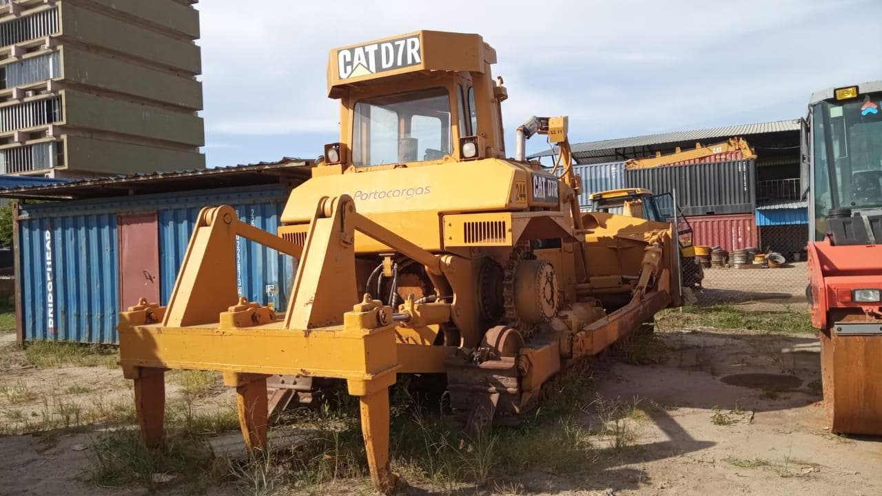 Bulldozer Caterpillar D7R Serie II — imagen 1