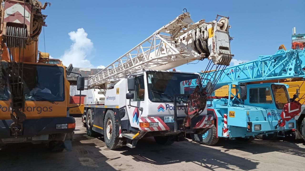 Grua Liebherr LTM1030 2.1 — imagem 3