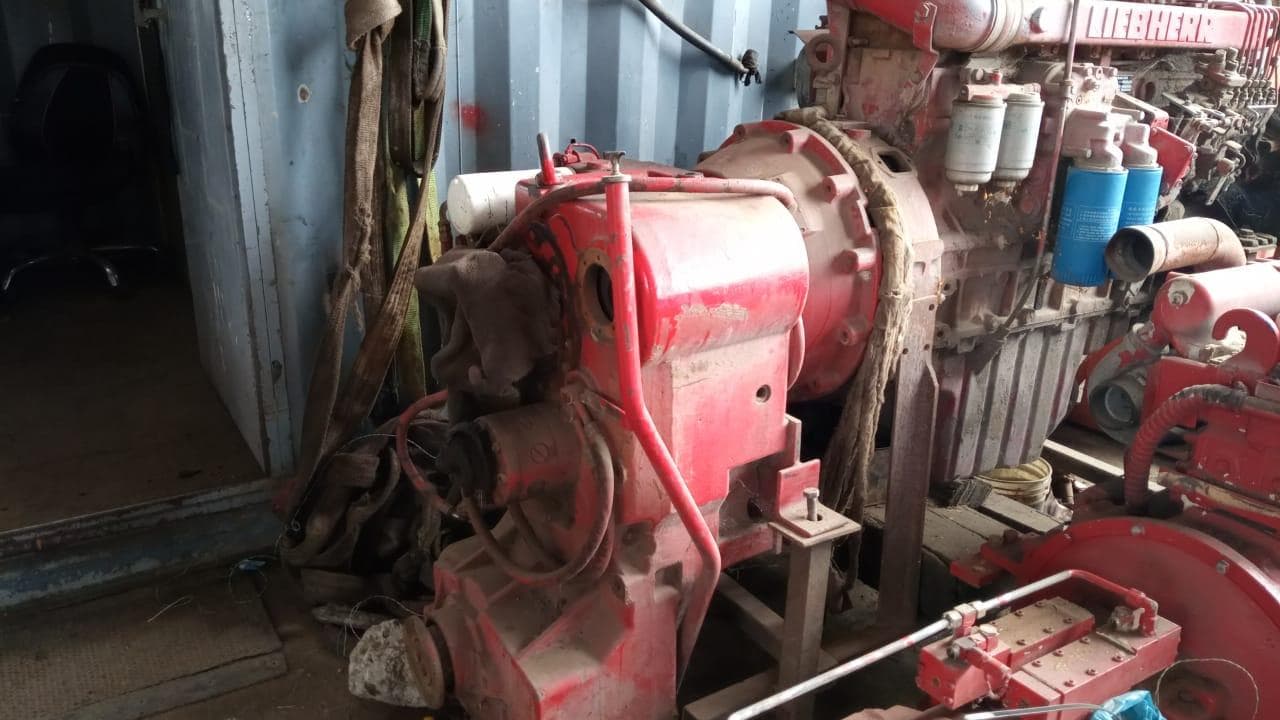 Motor Liebherr para grua — imagem 3