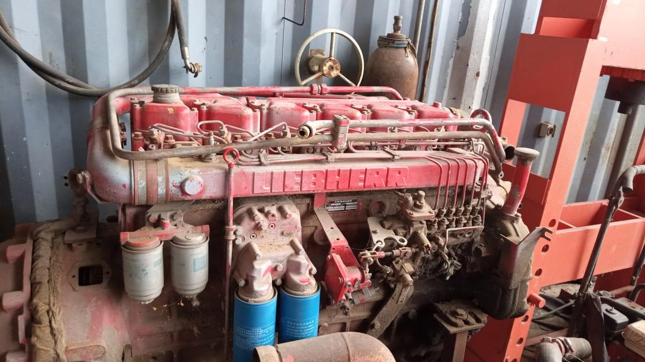 Motor Liebherr para grua — imagem 6