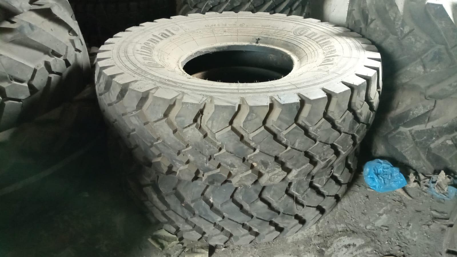 Tyres — image 1