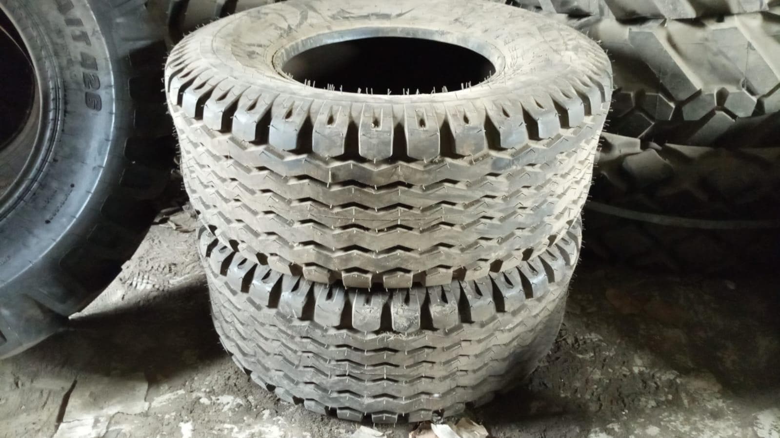 Tyres — image 1