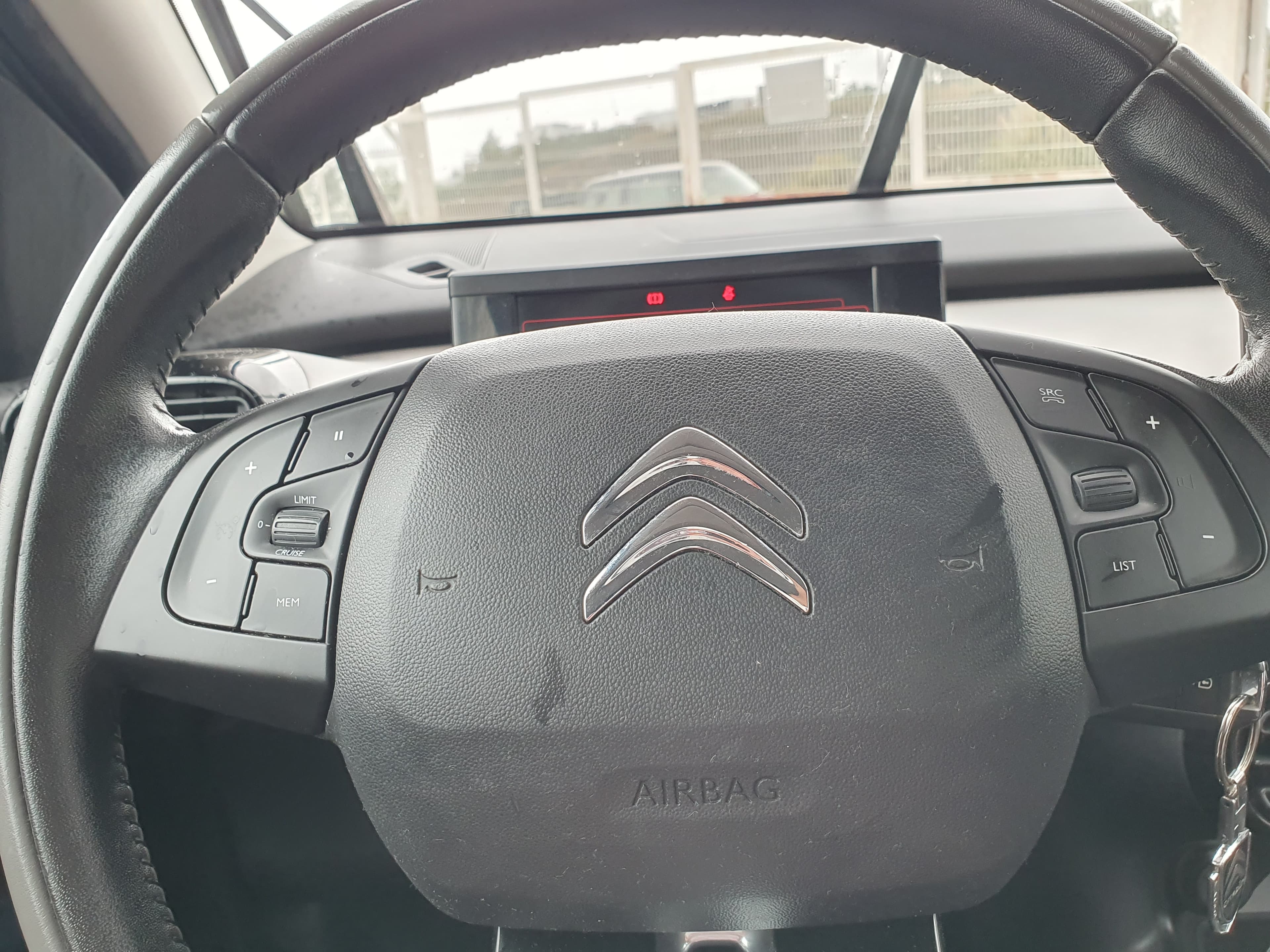 Citroën C4 Cactus · Ano 2015 — imagen 33