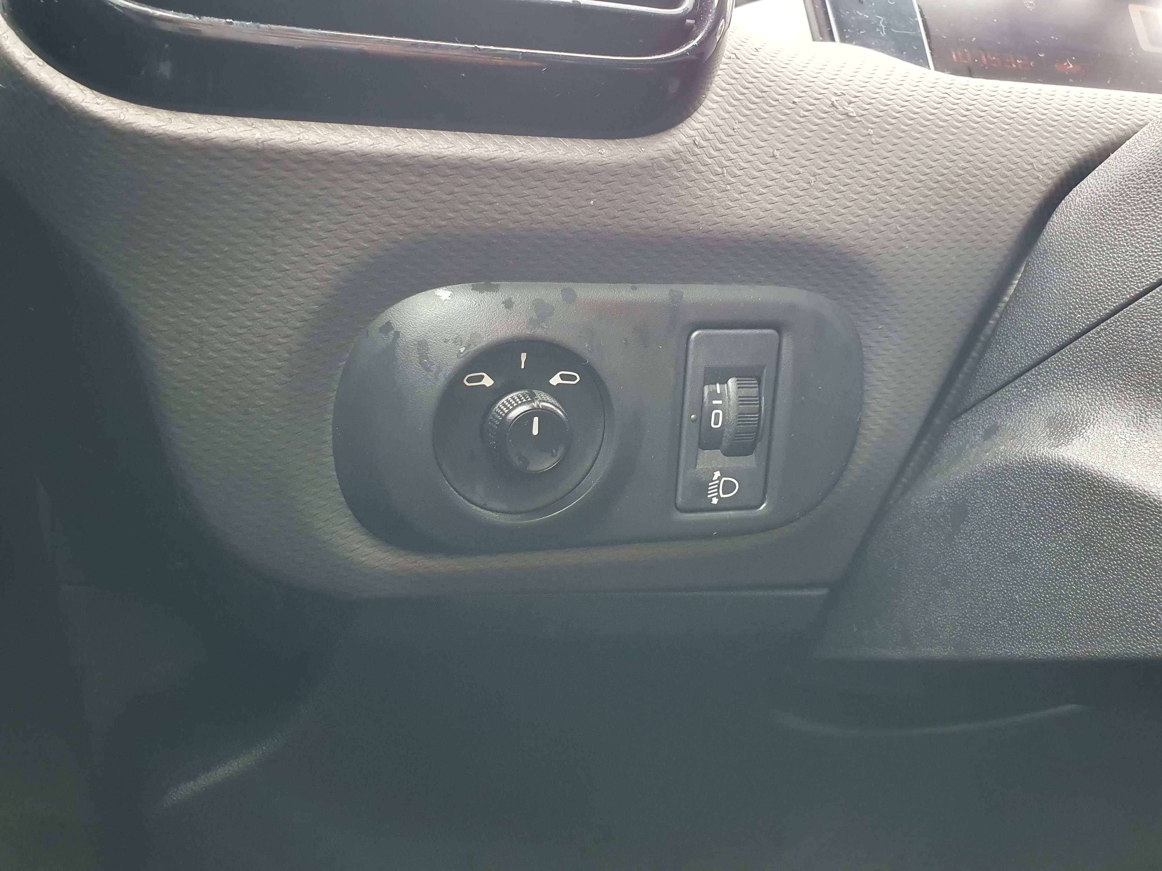 Citroën C4 Cactus · Ano 2015 — imagen 38