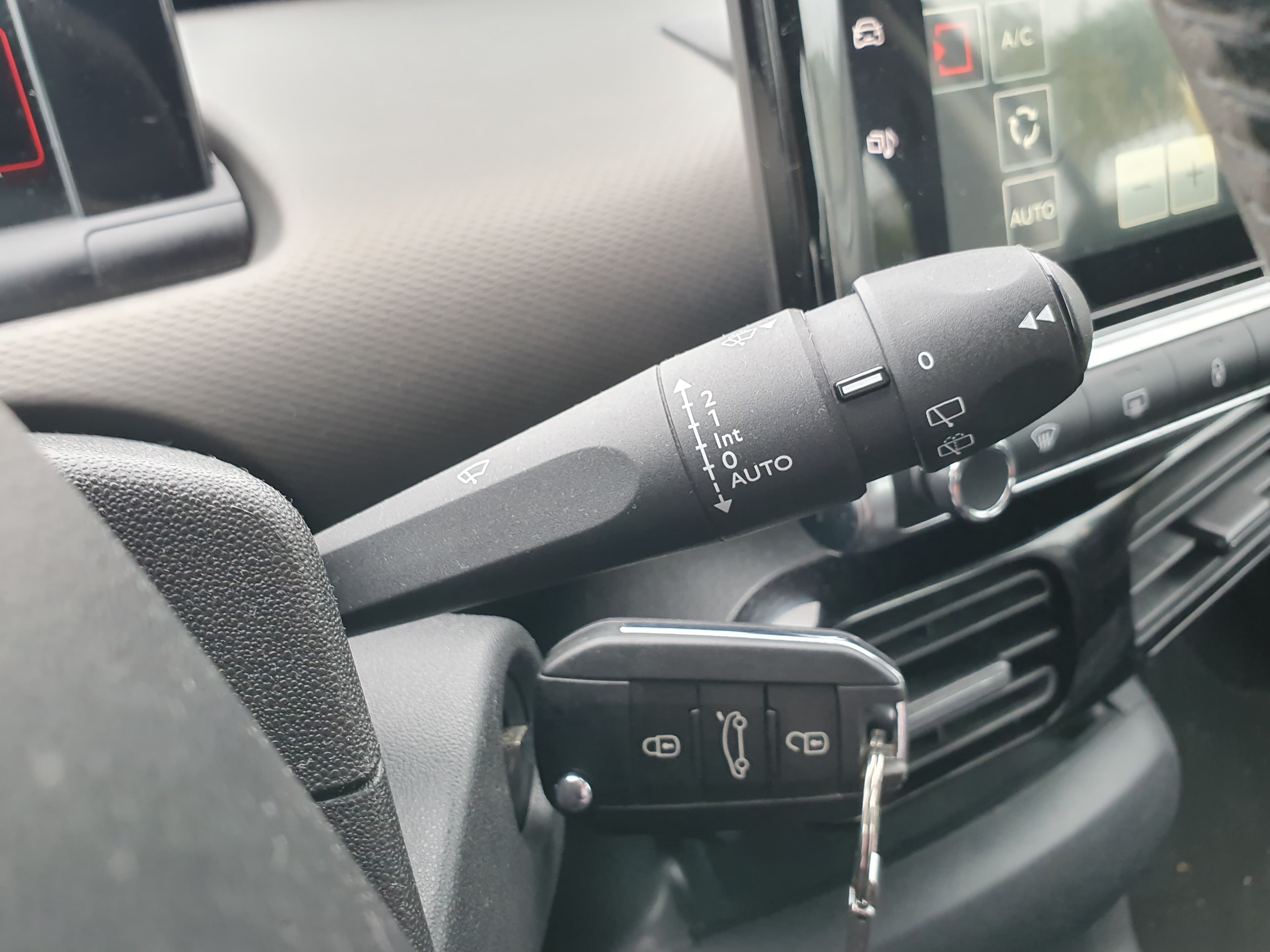 Citroën C4 Cactus · Ano 2015 — imagen 36