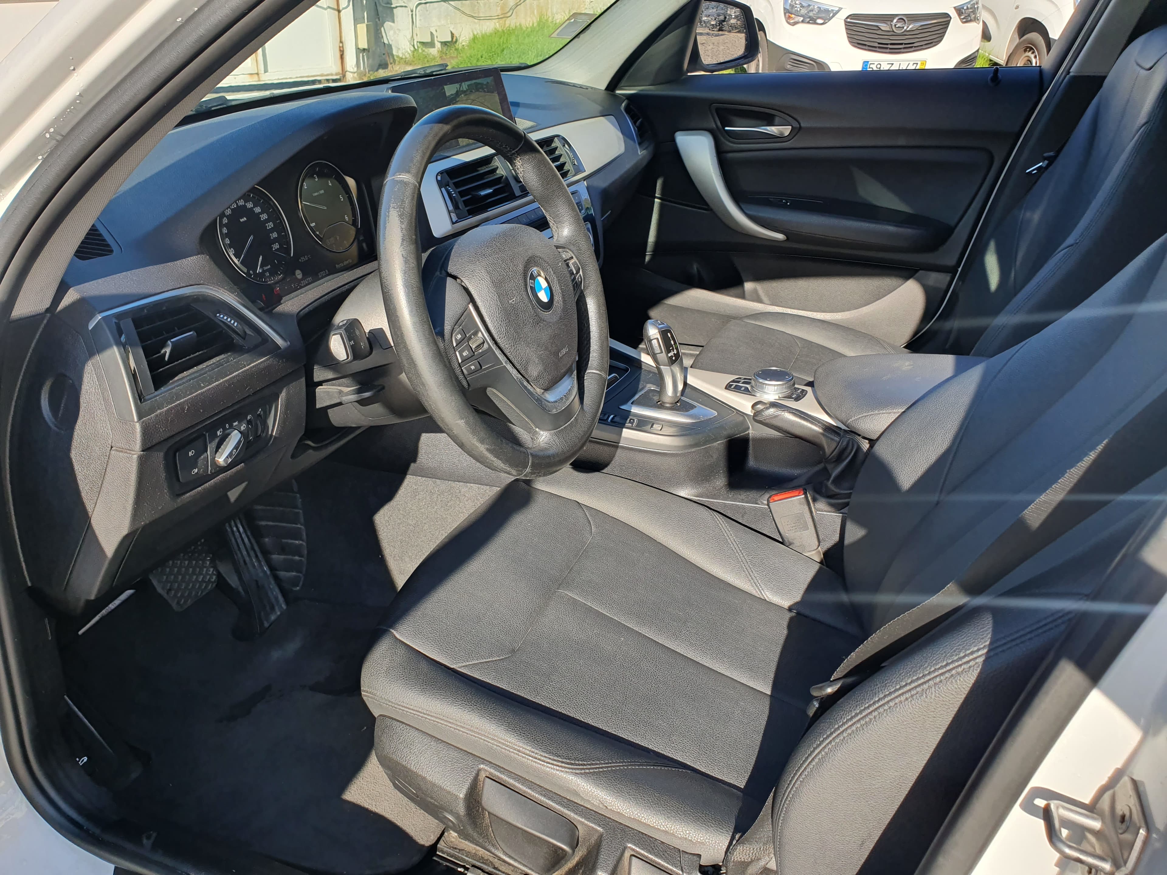 BMW 116 D · Ano 2017 — image 33