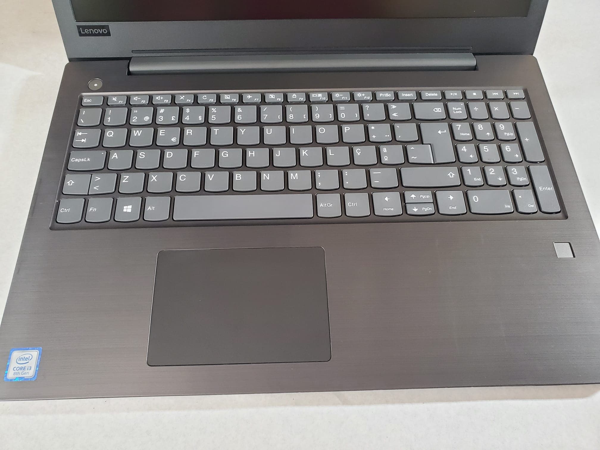 Portátil Lenovo V330 — imagen 5
