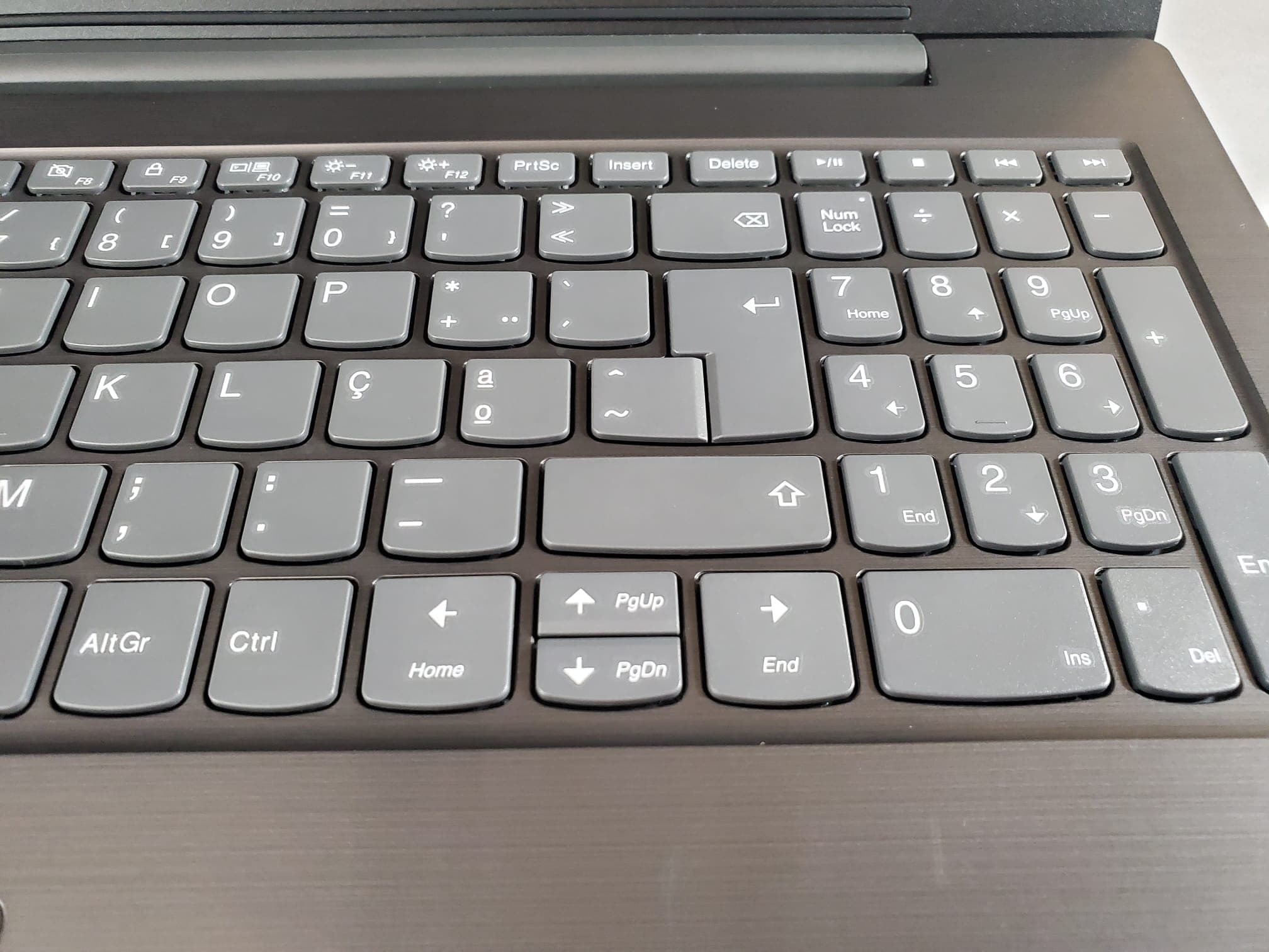 Portátil Lenovo V330 — imagen 9