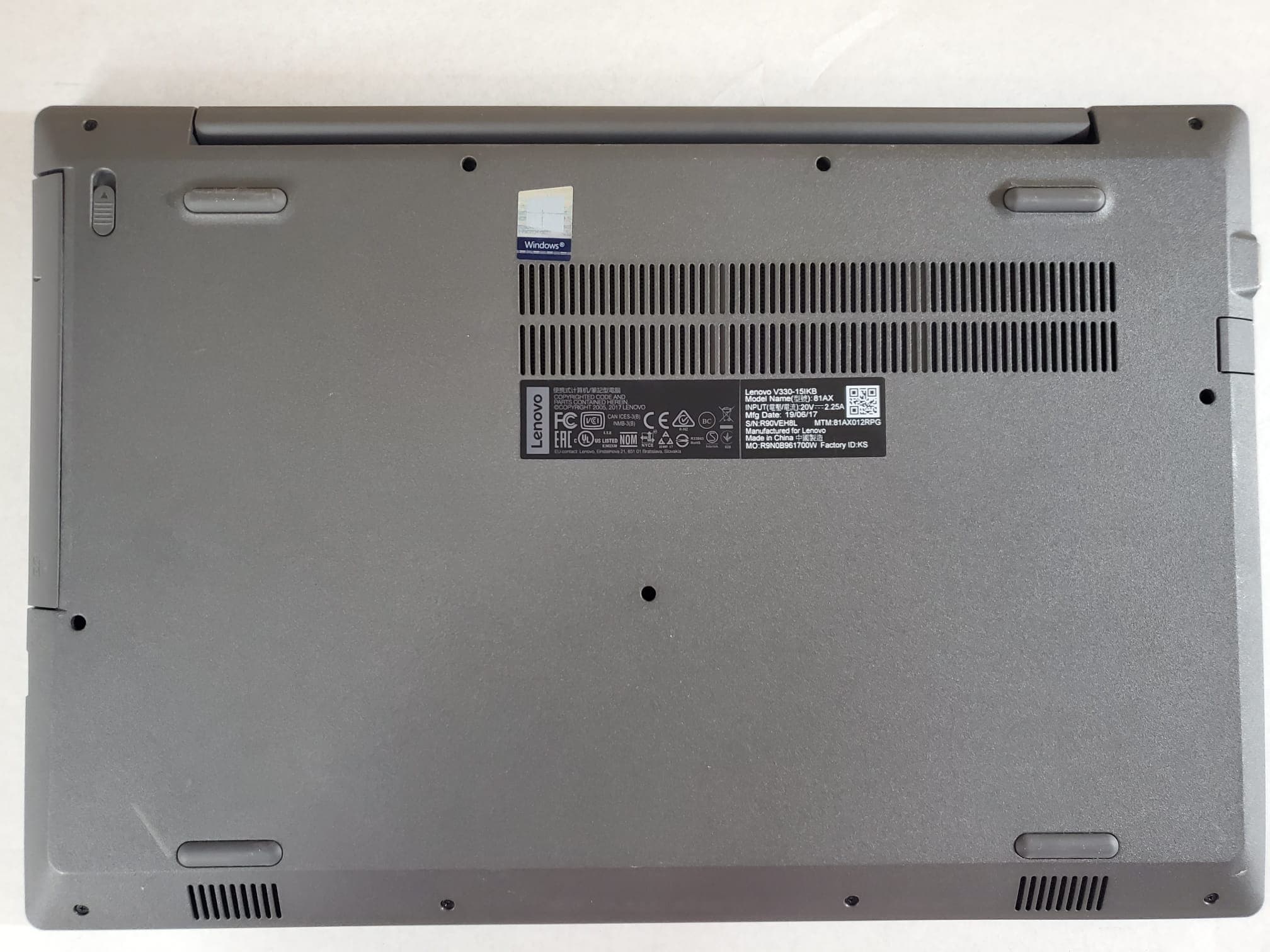 Portátil Lenovo V330 — imagen 15