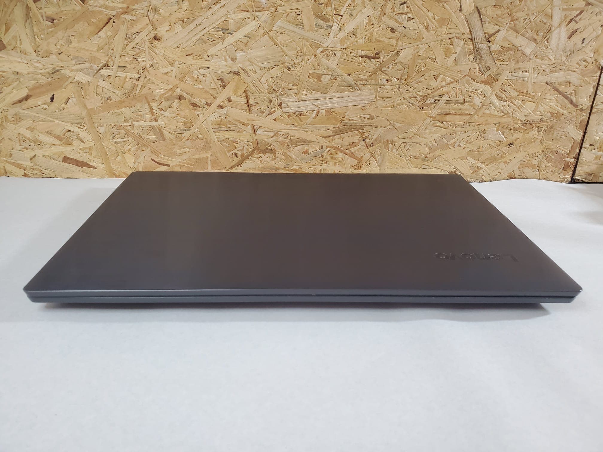 Portátil Lenovo V330 — imagen 12