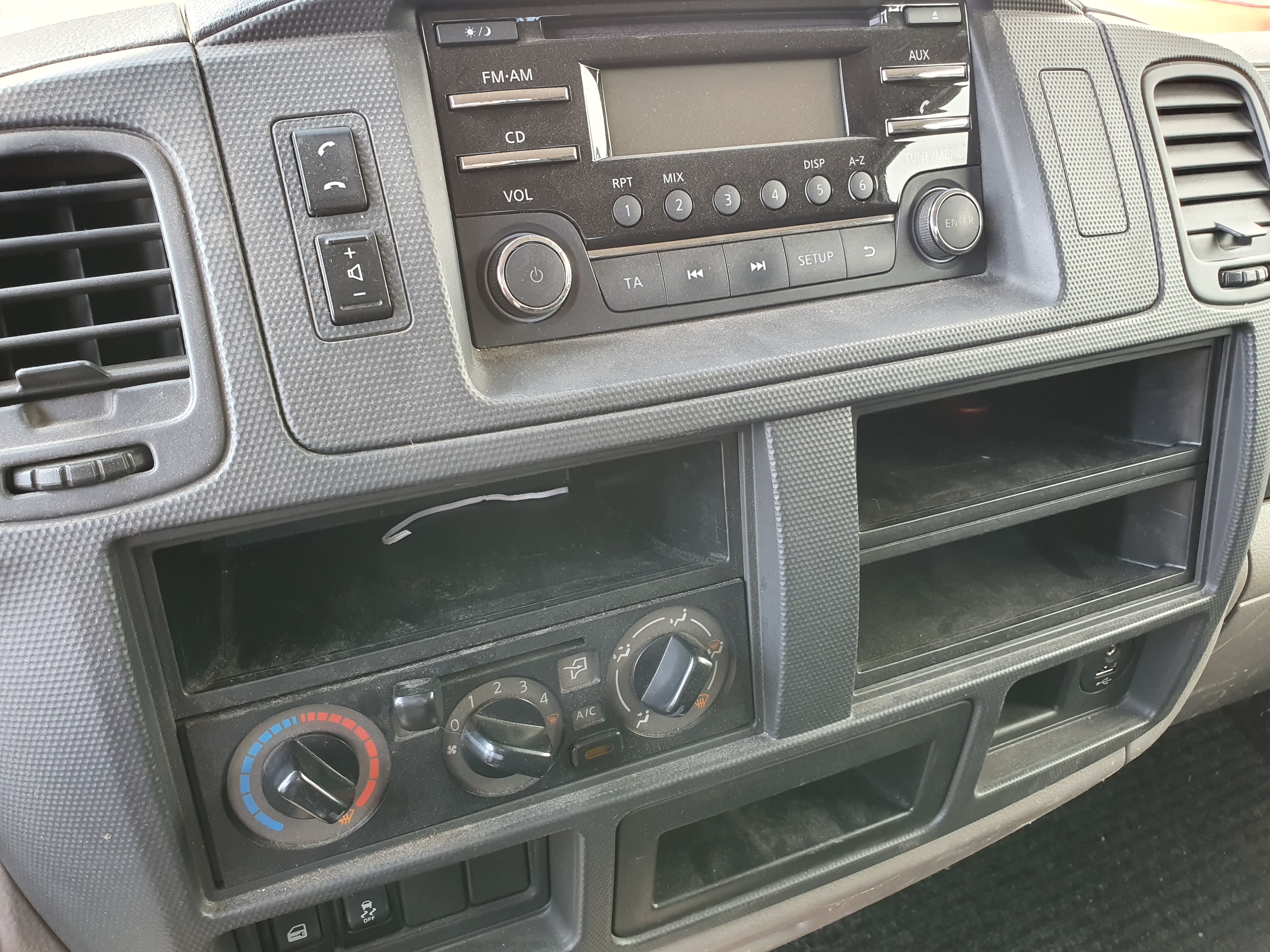 Nissan NT400 — imagen 26