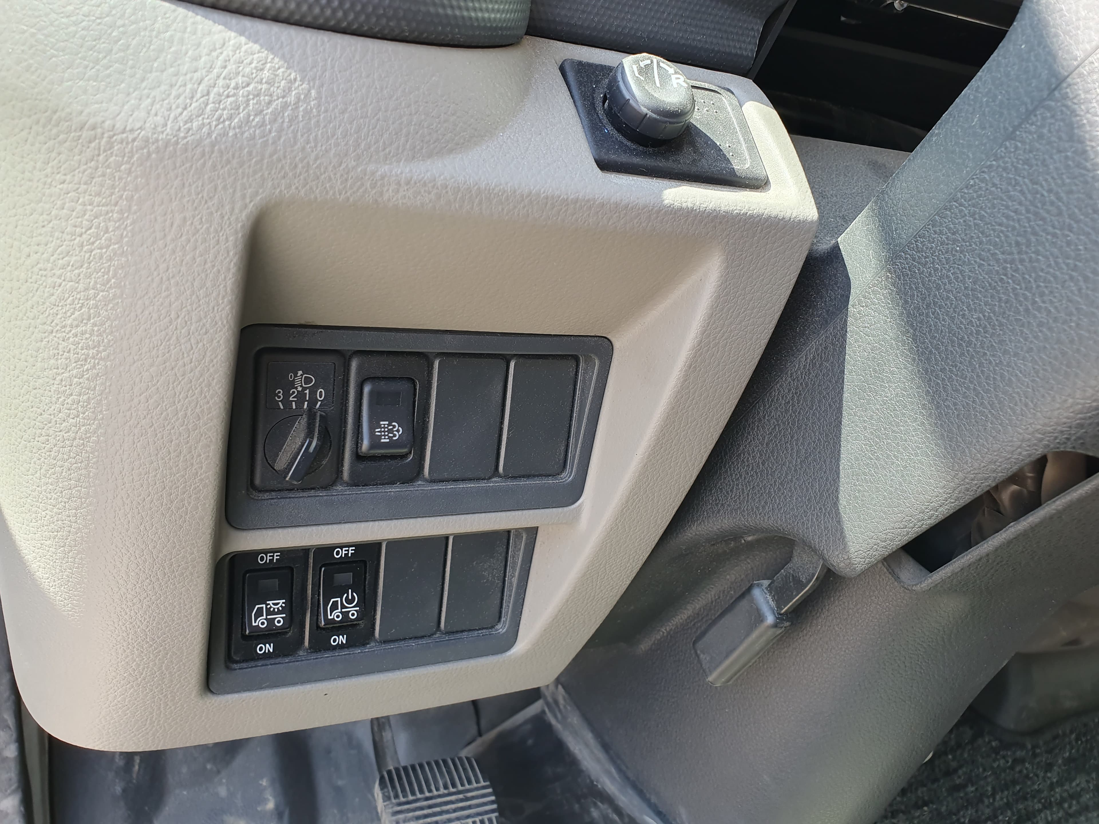 Nissan NT400 — imagen 30