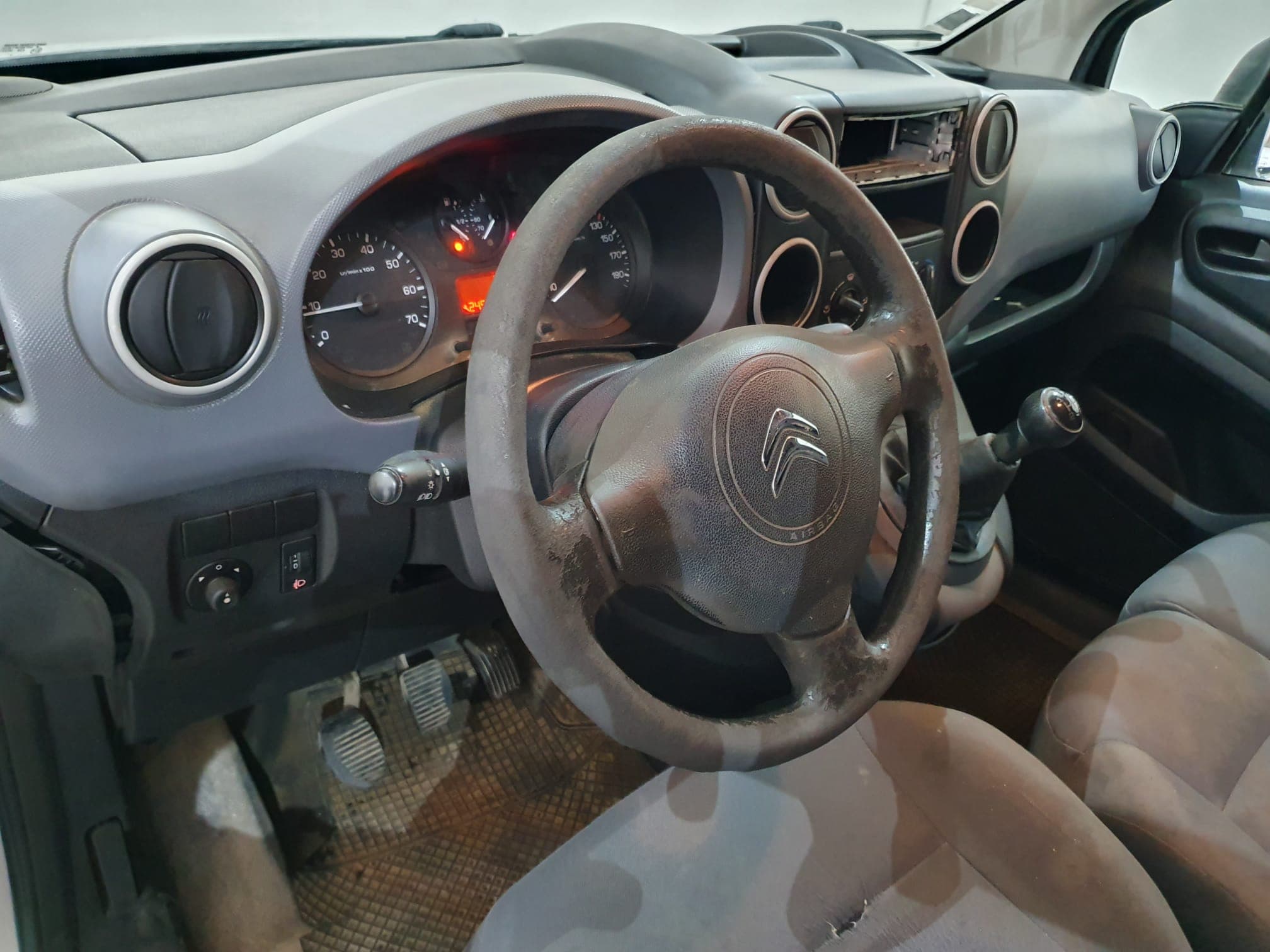 Citroën Berlingo · Ano 2013 — imagen 30