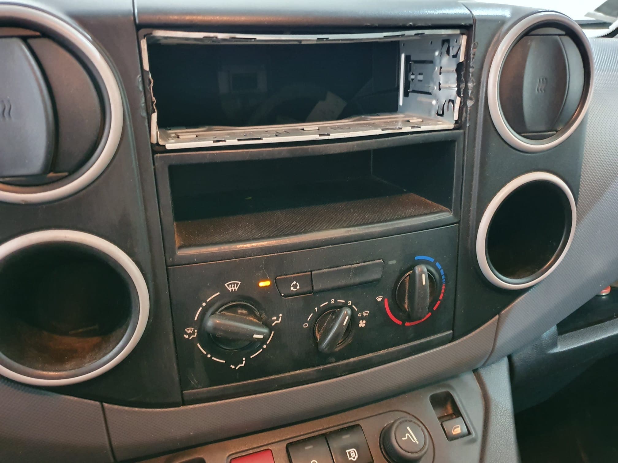 Citroën Berlingo · Ano 2013 — imagen 26