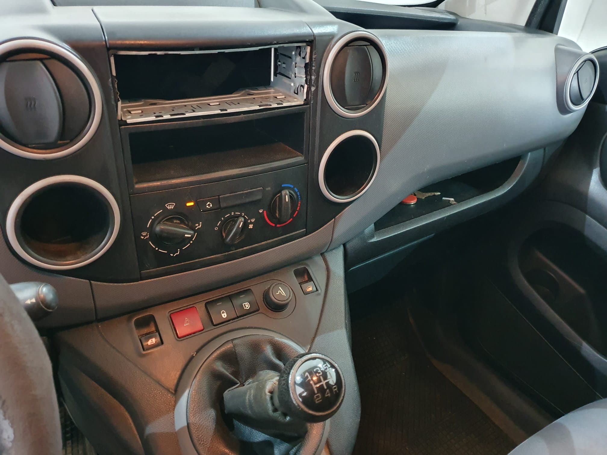 Citroën Berlingo · Ano 2013 — imagen 25