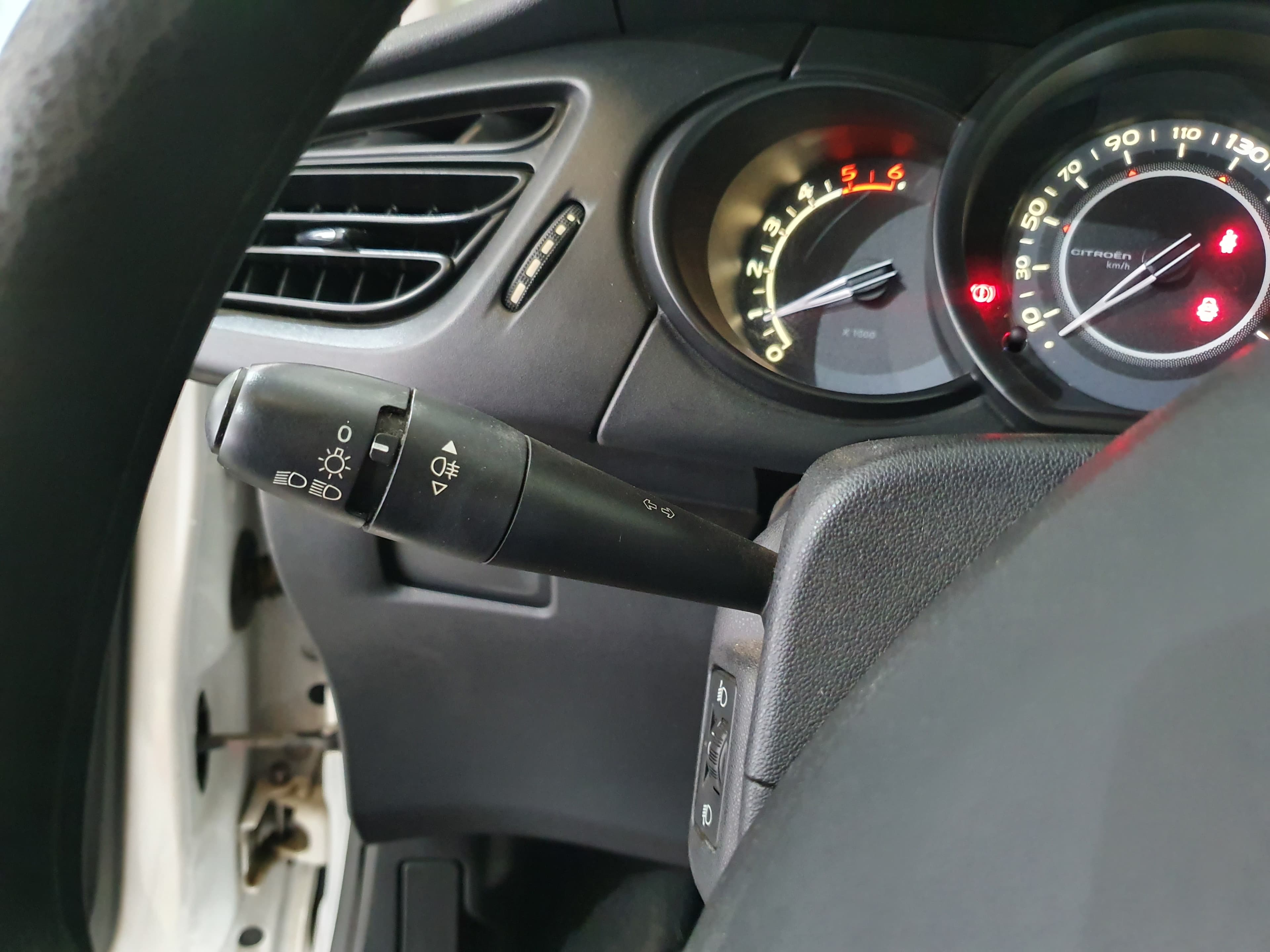 Citroën C3 · Ano 2013 — imagen 27