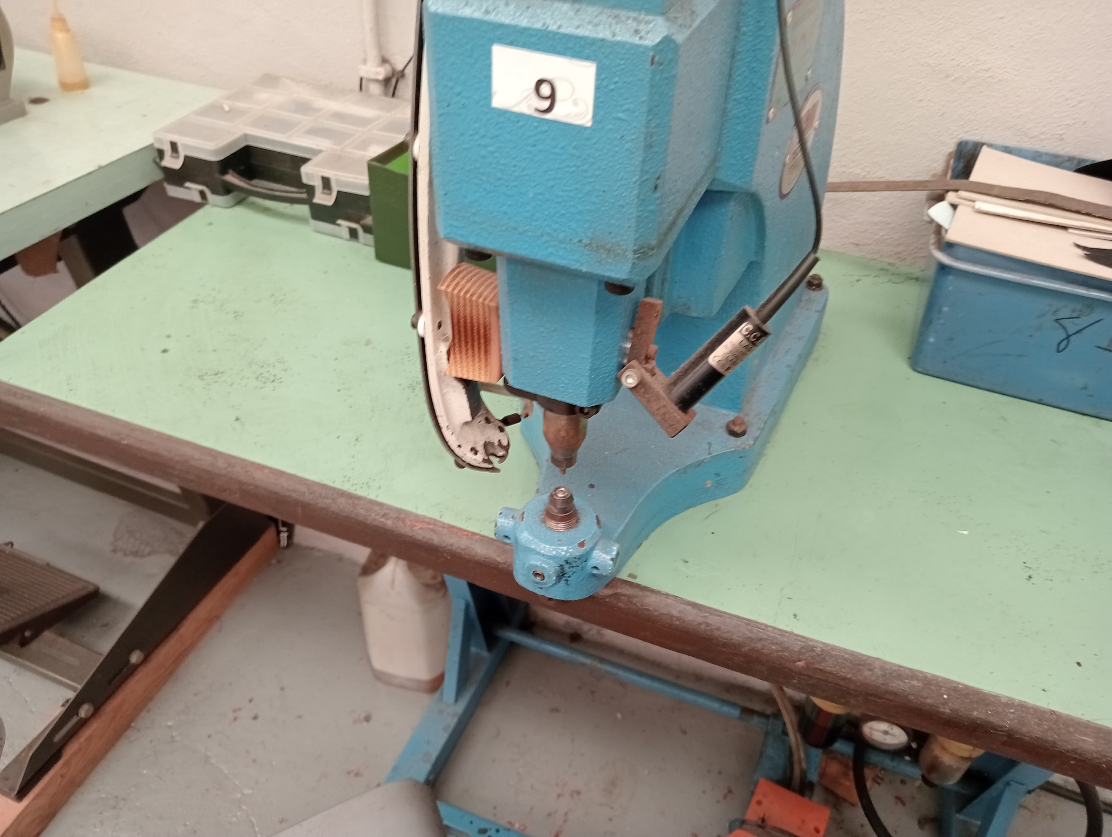 Máquina de vergar gáspeas + Máquina de facear + Máquina de ilhoses — image 11