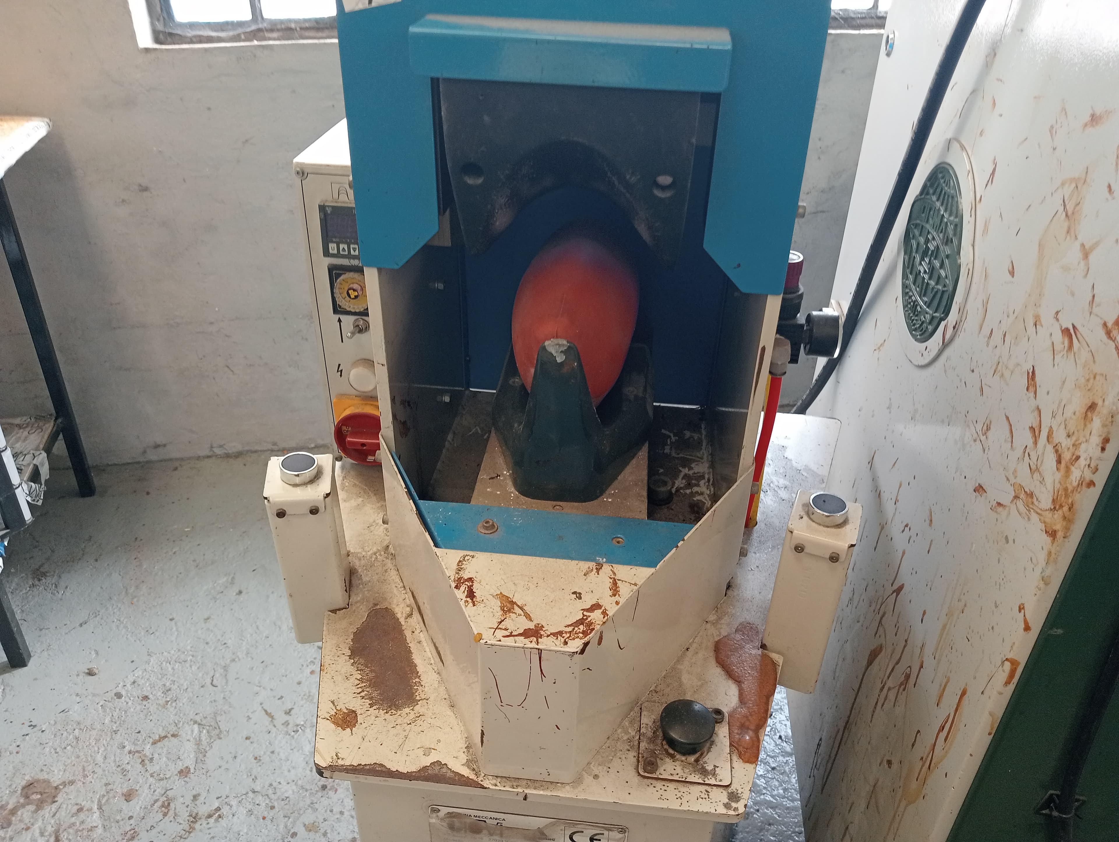 Máquina de vergar gáspeas + Máquina de facear + Máquina de ilhoses — image 2
