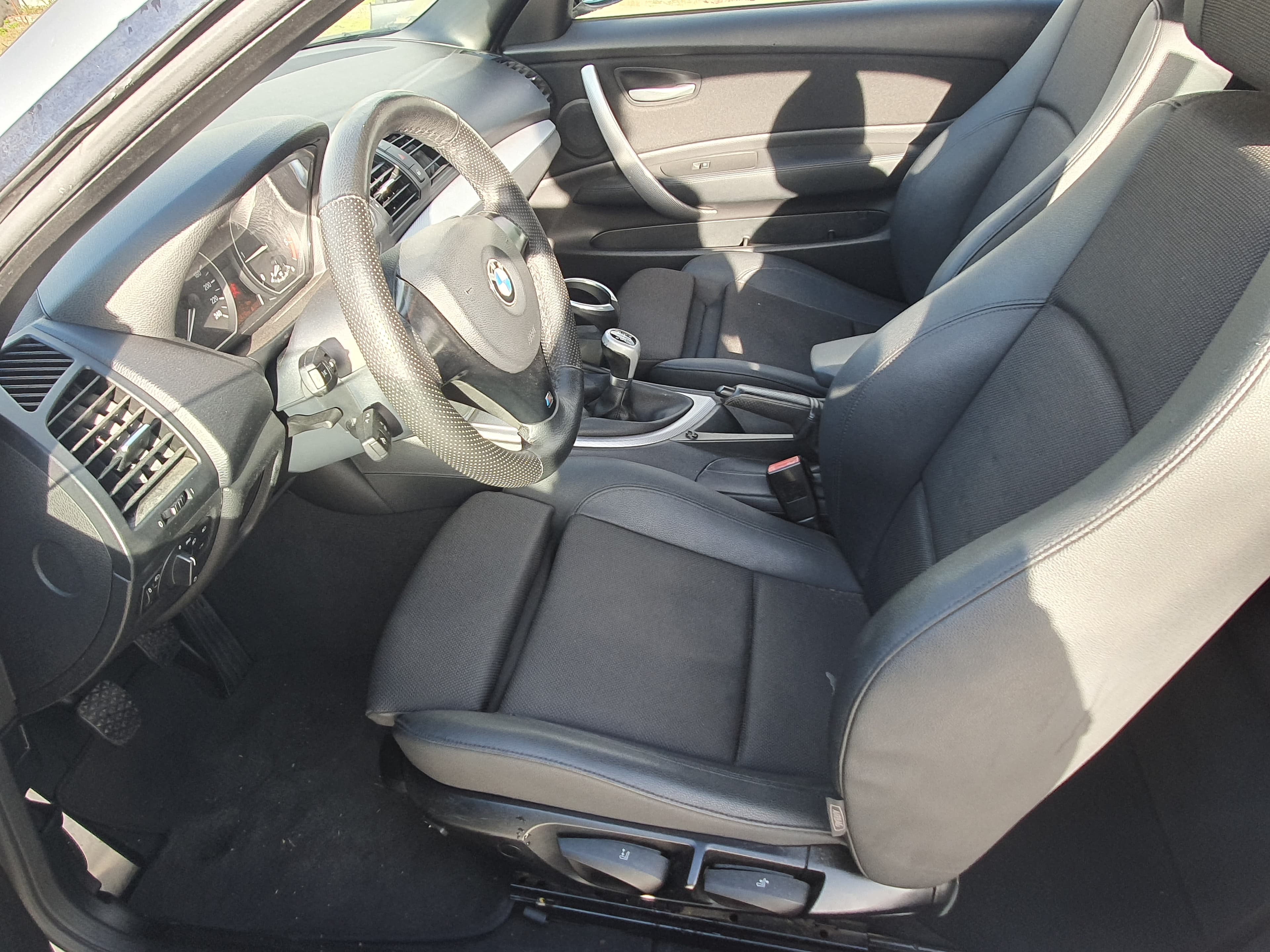 BMW 118 D Cabrio · Ano 2009 — imagen 13