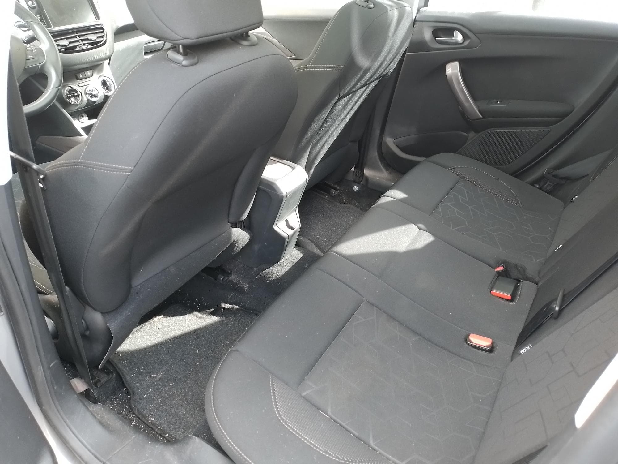 Peugeot 2008 · Ano 2015 — imagen 14