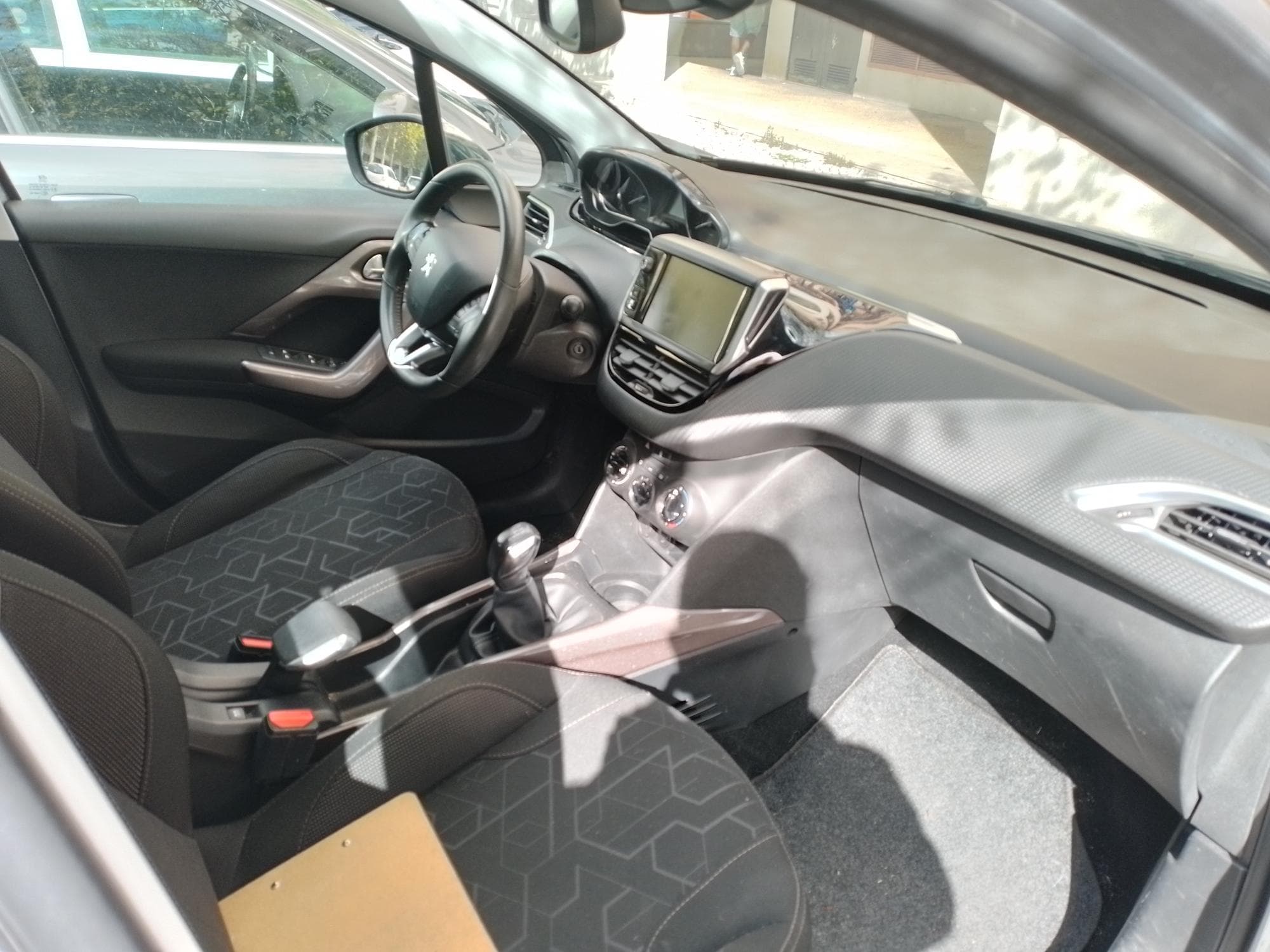Peugeot 2008 · Ano 2015 — imagen 13
