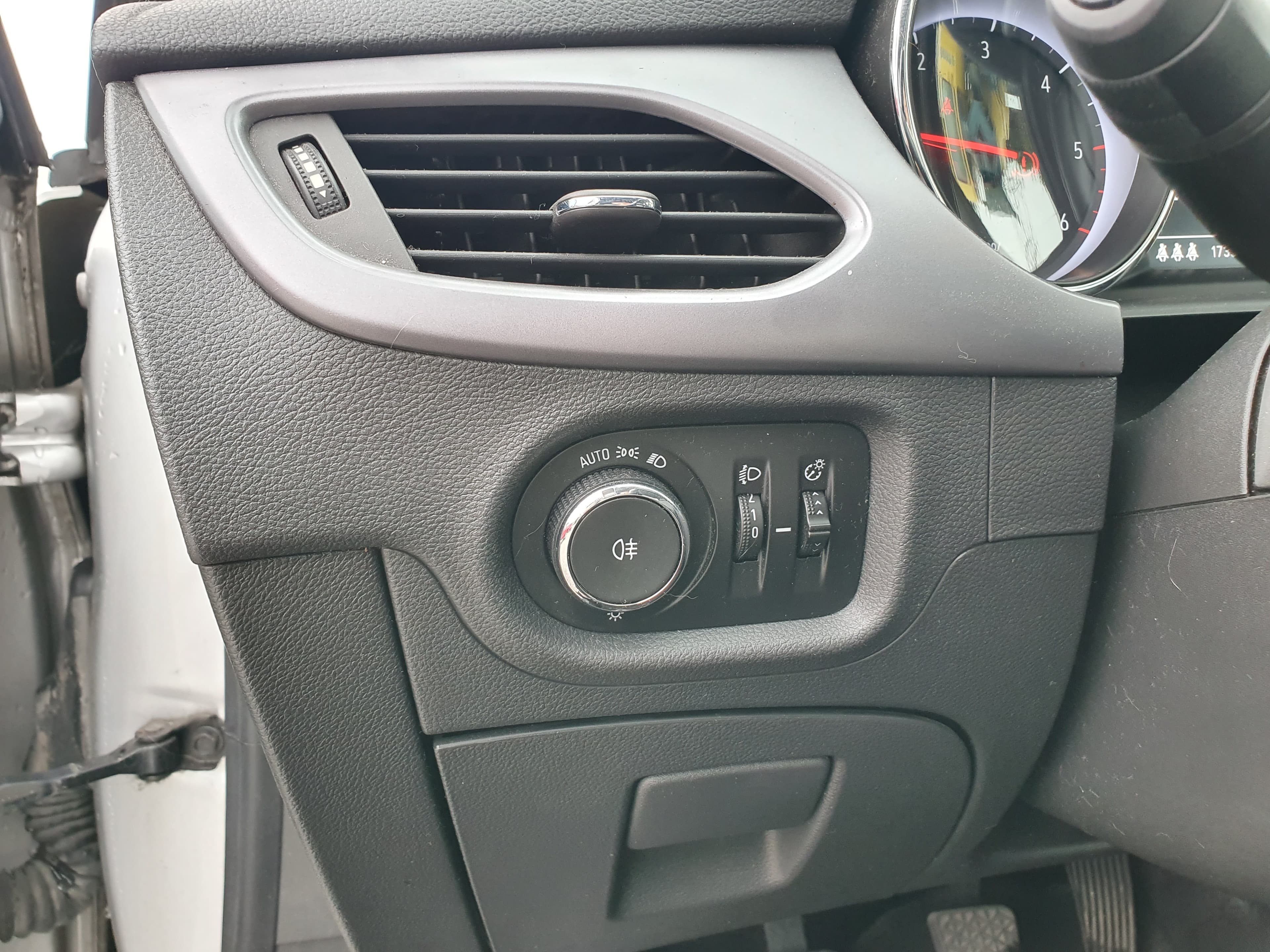 Opel Astra · Ano 2016 — imagen 41