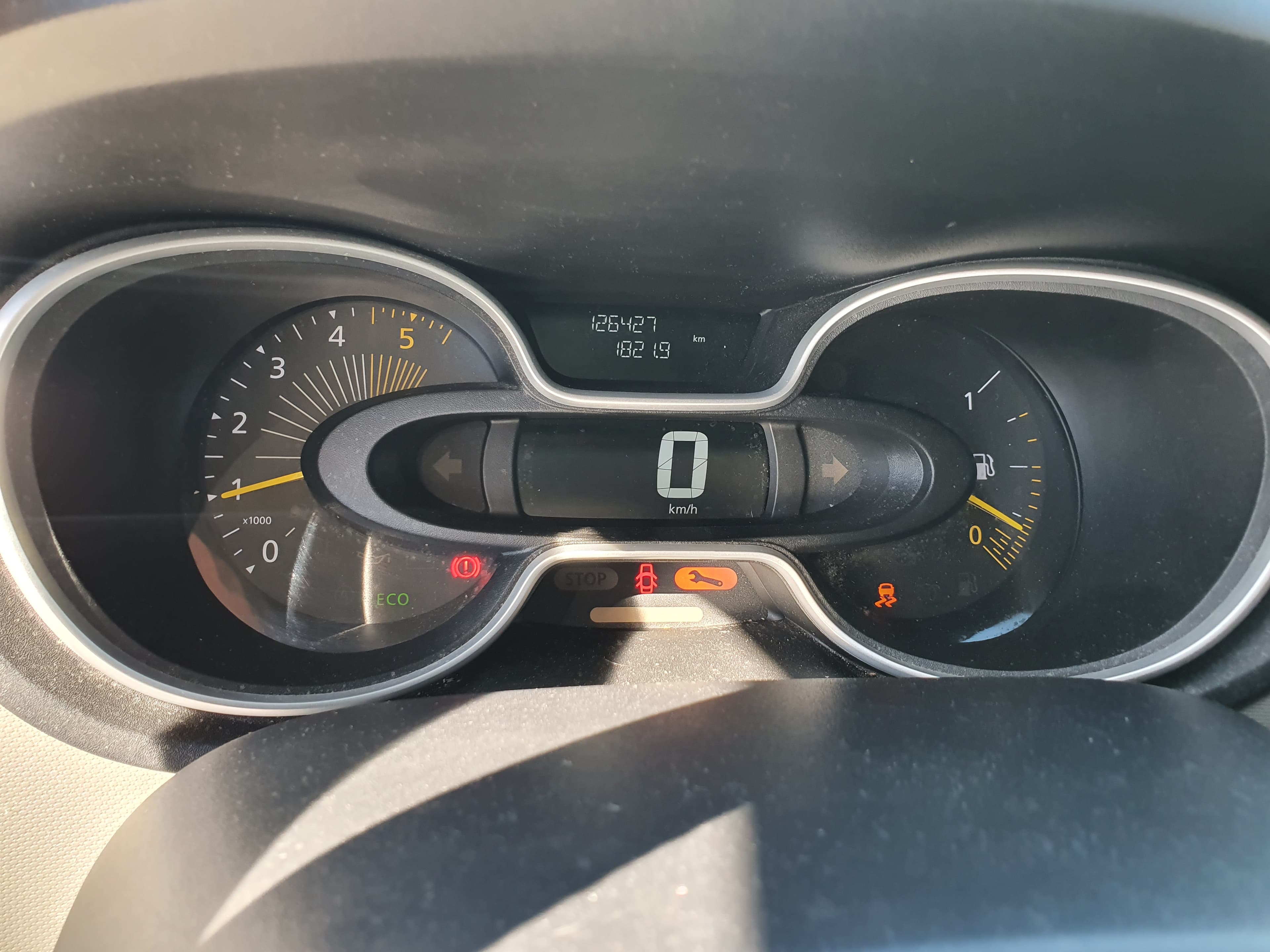 Renault Trafic 1.6 DCI · Ano 2015 — imagen 41