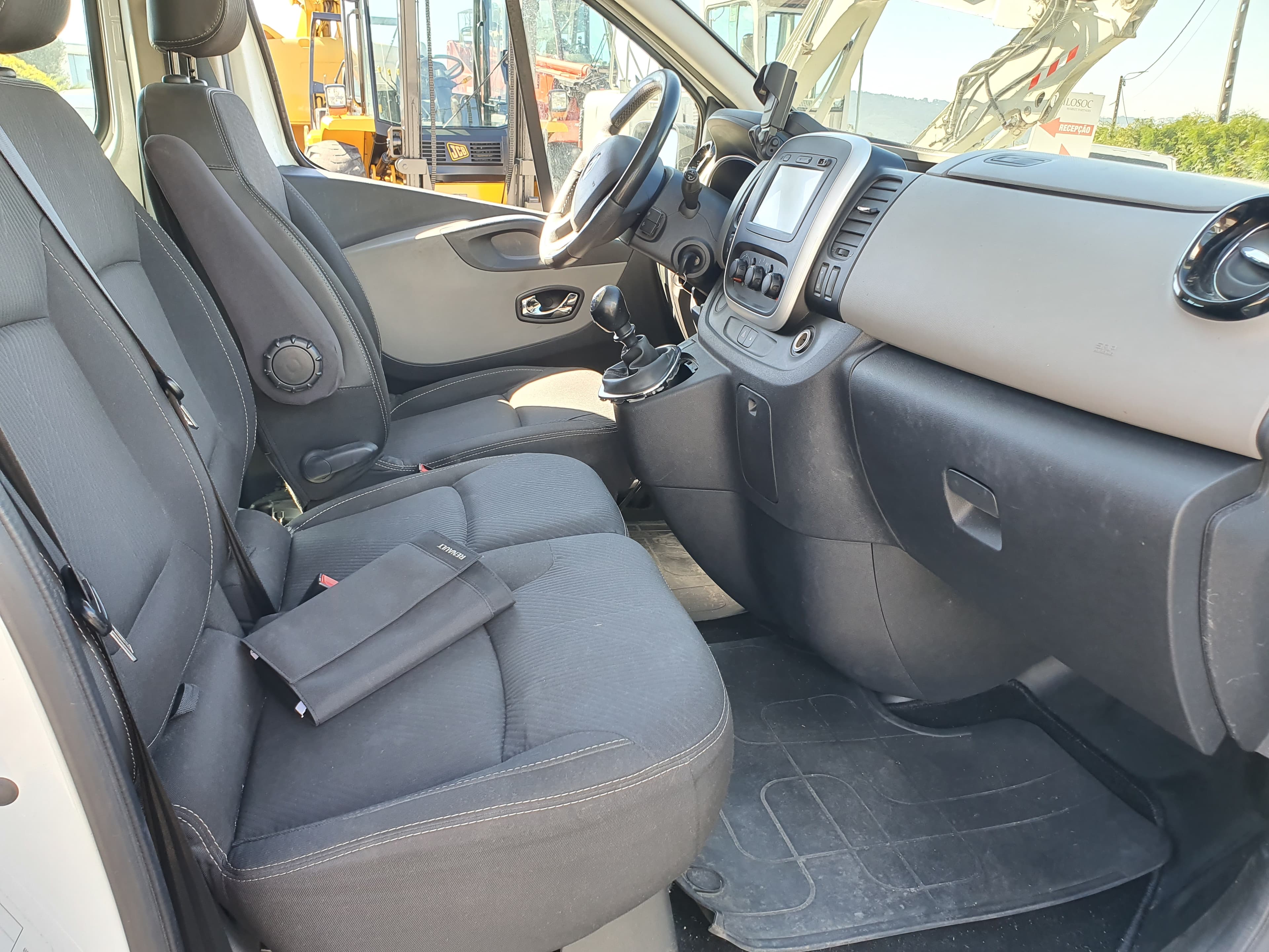 Renault Trafic 1.6 DCI · Ano 2015 — imagen 14