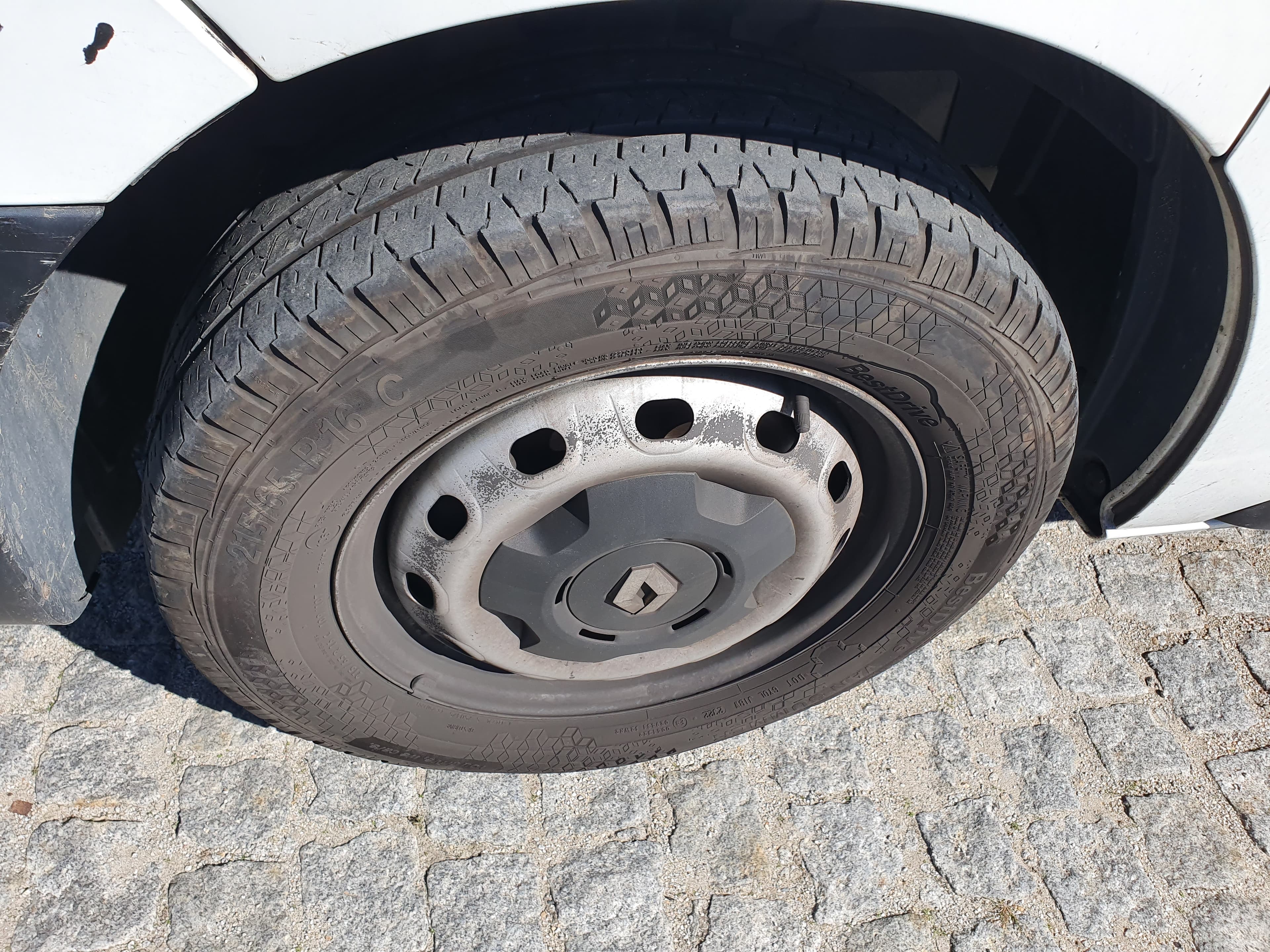 Renault Trafic 1.6 DCI · Ano 2015 — imagen 25