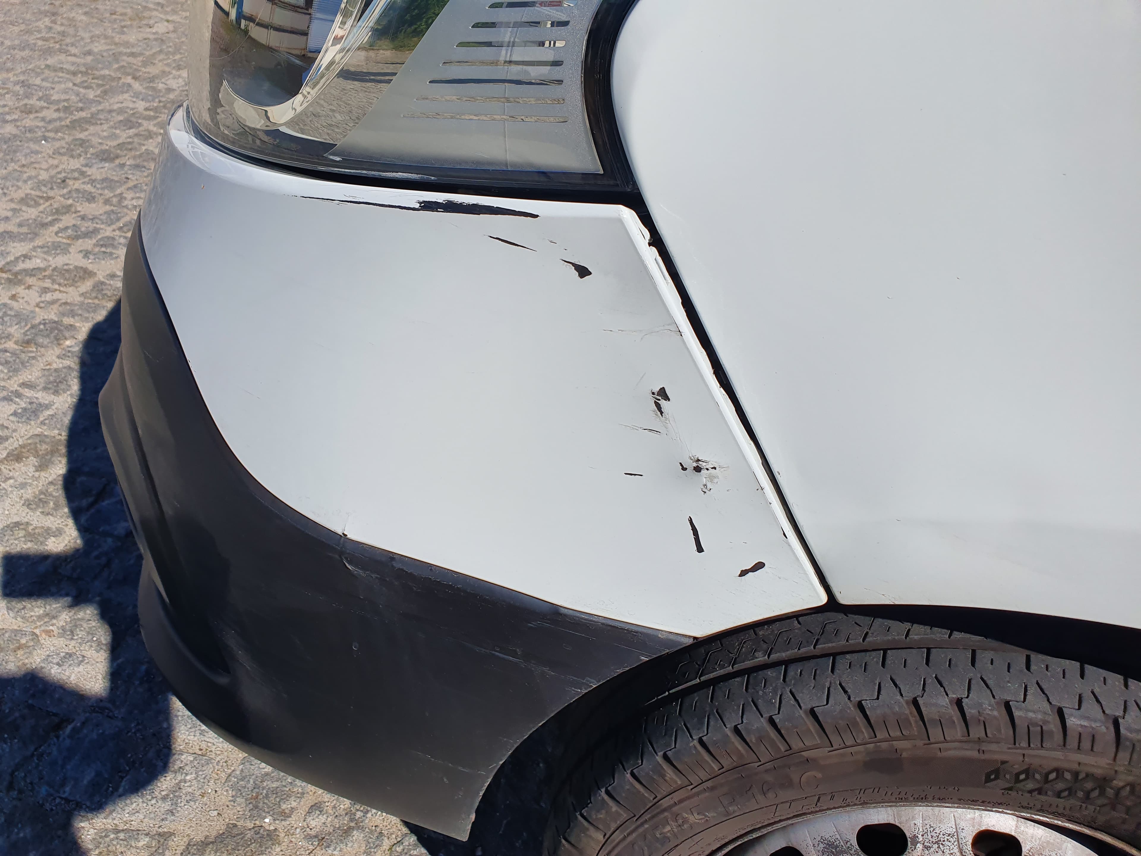 Renault Trafic 1.6 DCI · Ano 2015 — imagen 24