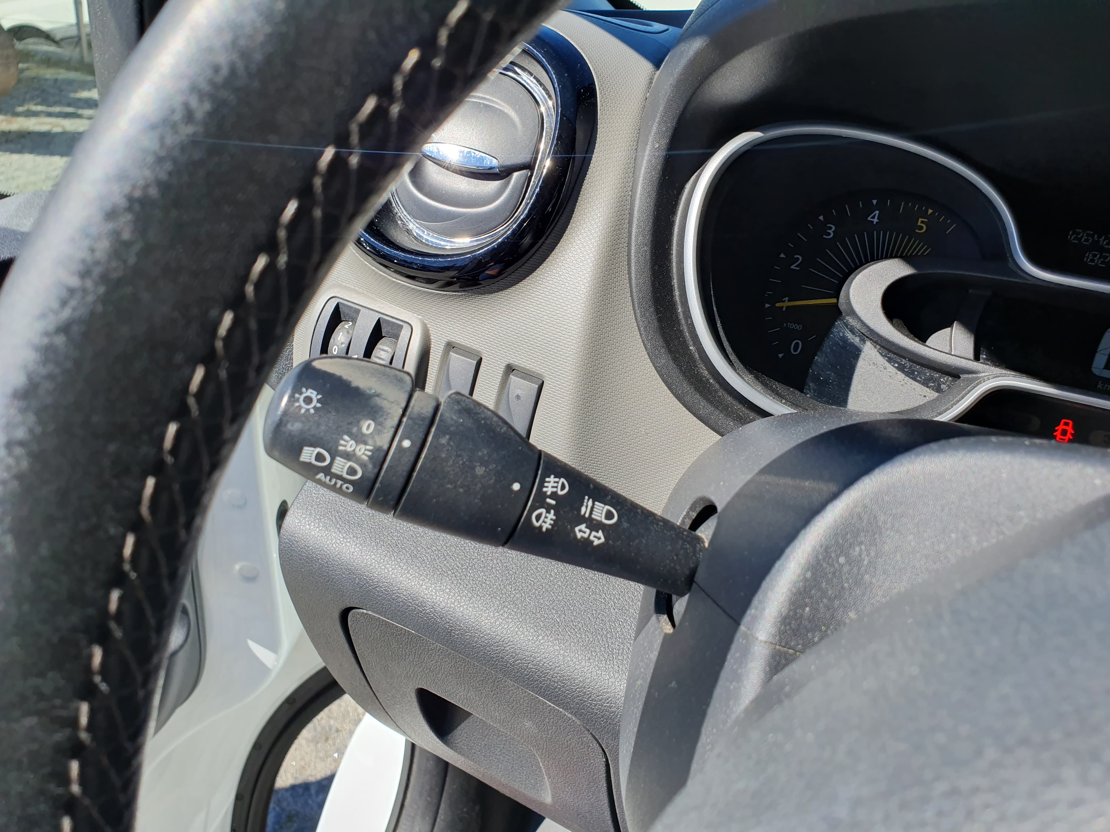 Renault Trafic 1.6 DCI · Ano 2015 — imagen 39
