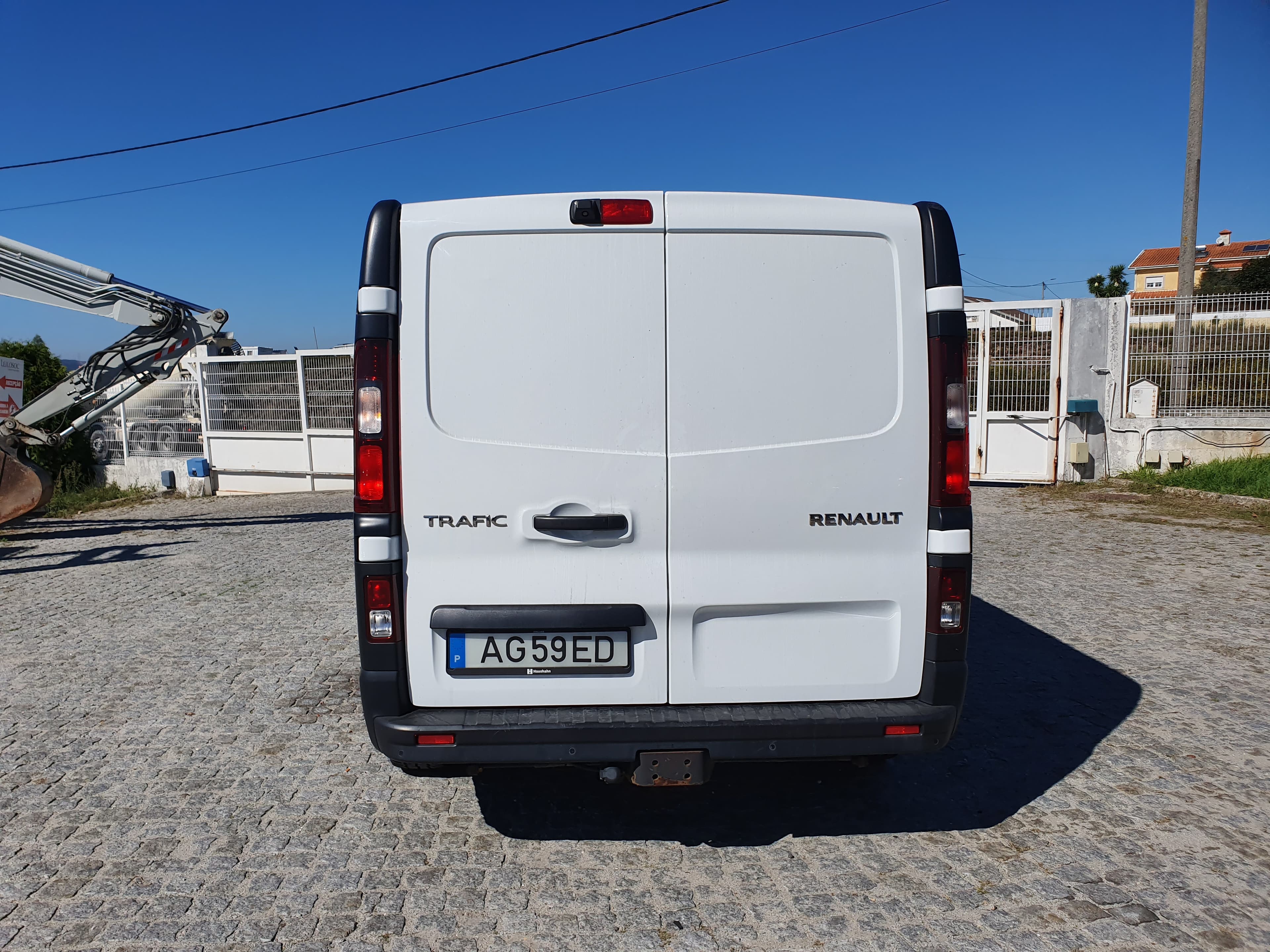 Renault Trafic 1.6 DCI · Ano 2015 — imagen 5