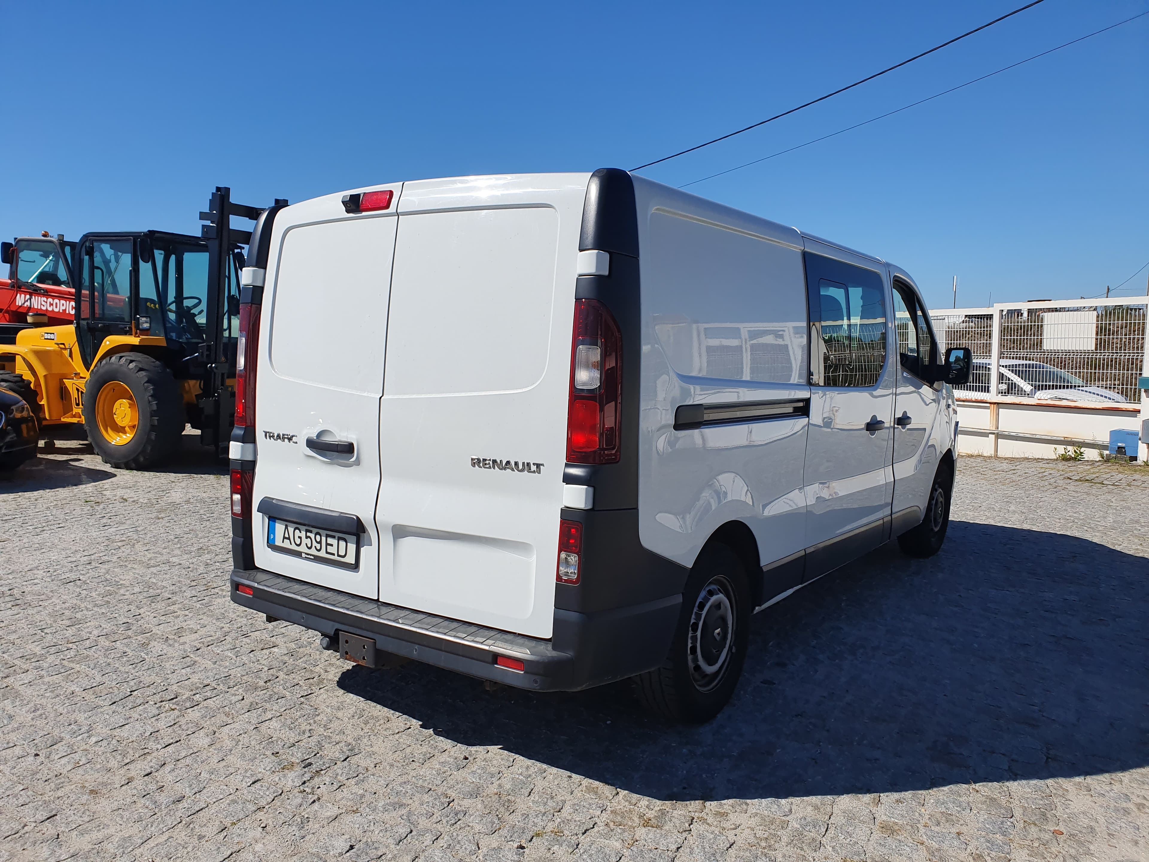 Renault Trafic 1.6 DCI · Ano 2015 — imagen 4