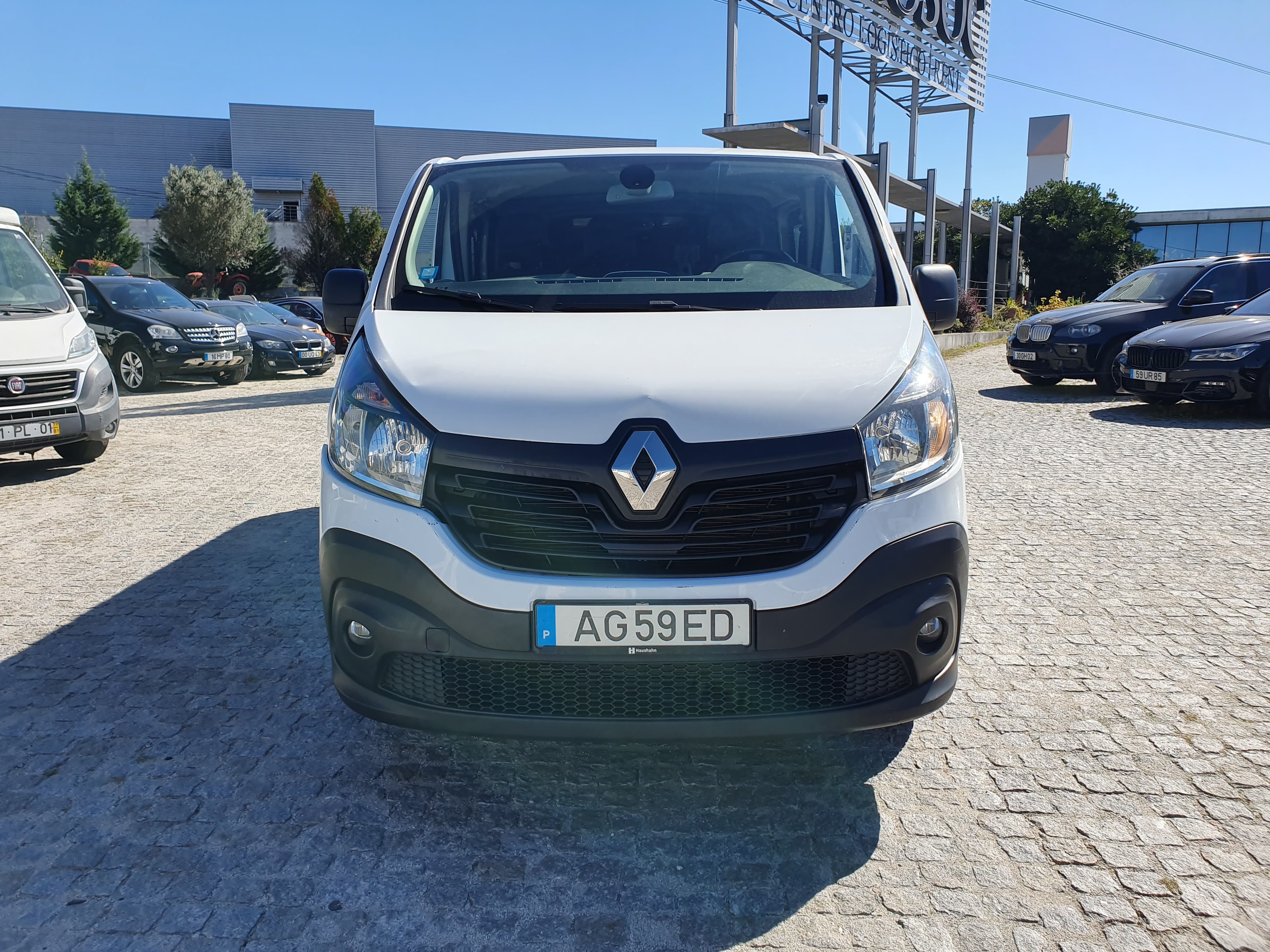 Renault Trafic 1.6 DCI · Ano 2015 — imagen 2
