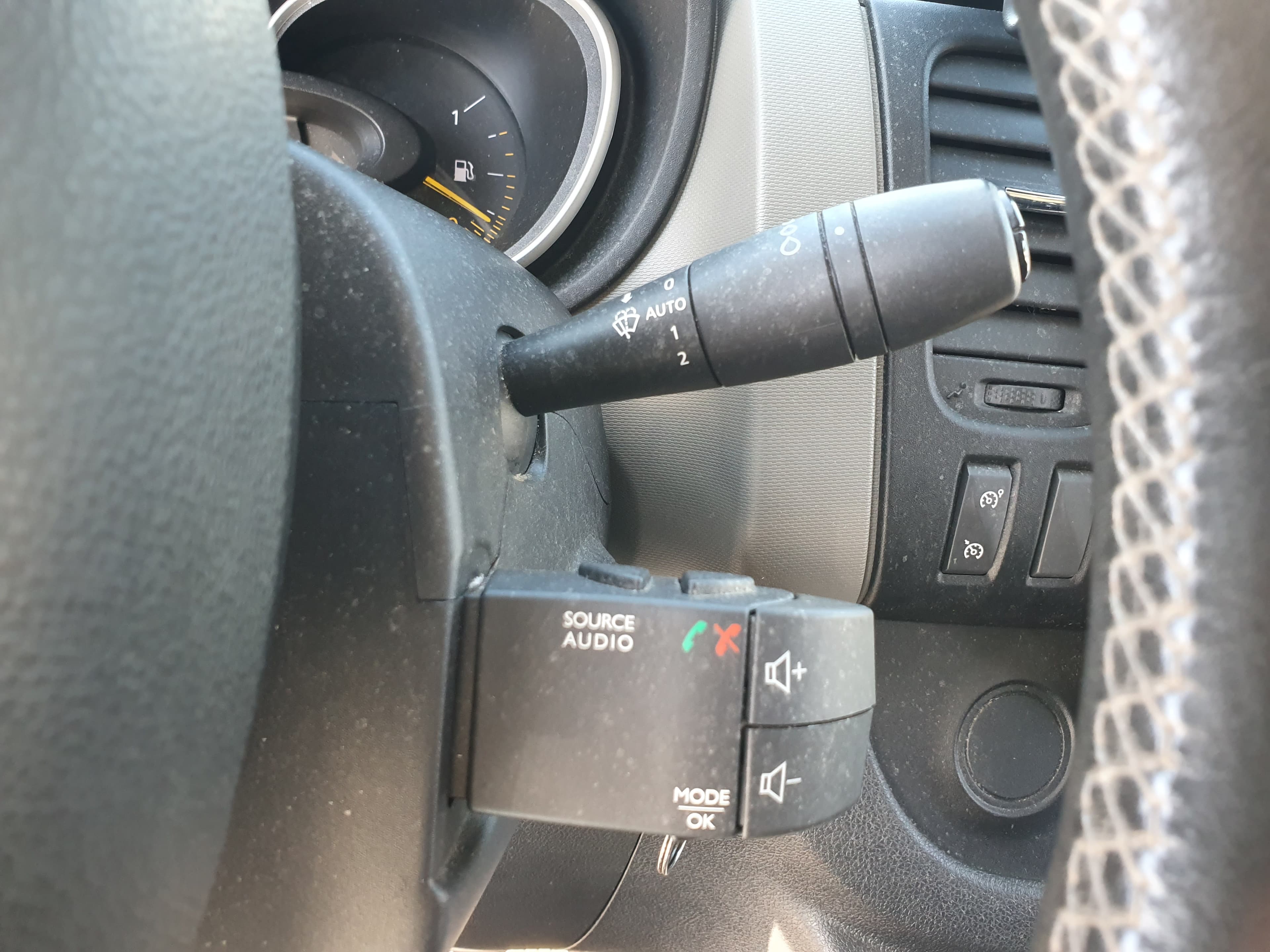 Renault Trafic 1.6 DCI · Ano 2015 — imagen 38