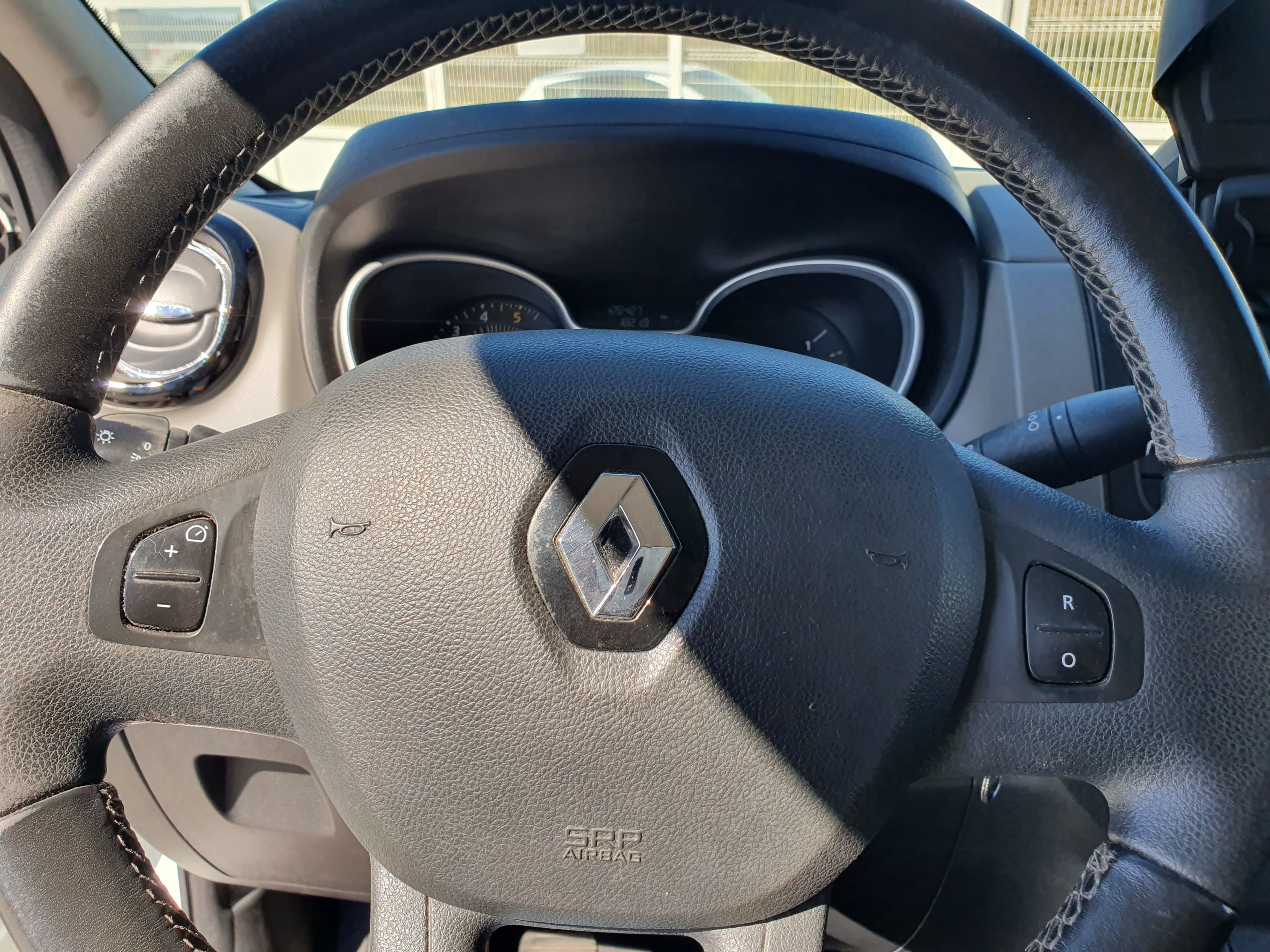 Renault Trafic 1.6 DCI · Ano 2015 — imagen 40