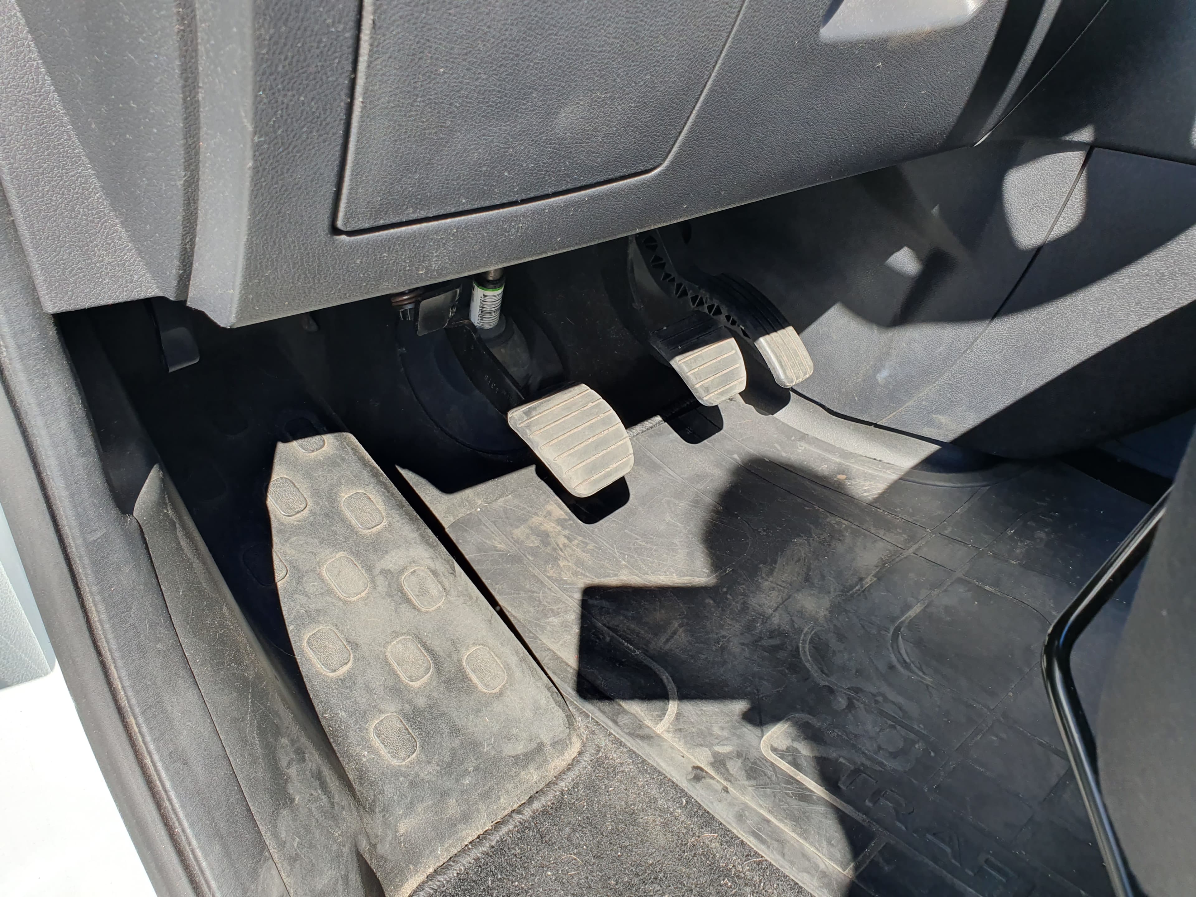 Renault Trafic 1.6 DCI · Ano 2015 — imagen 30