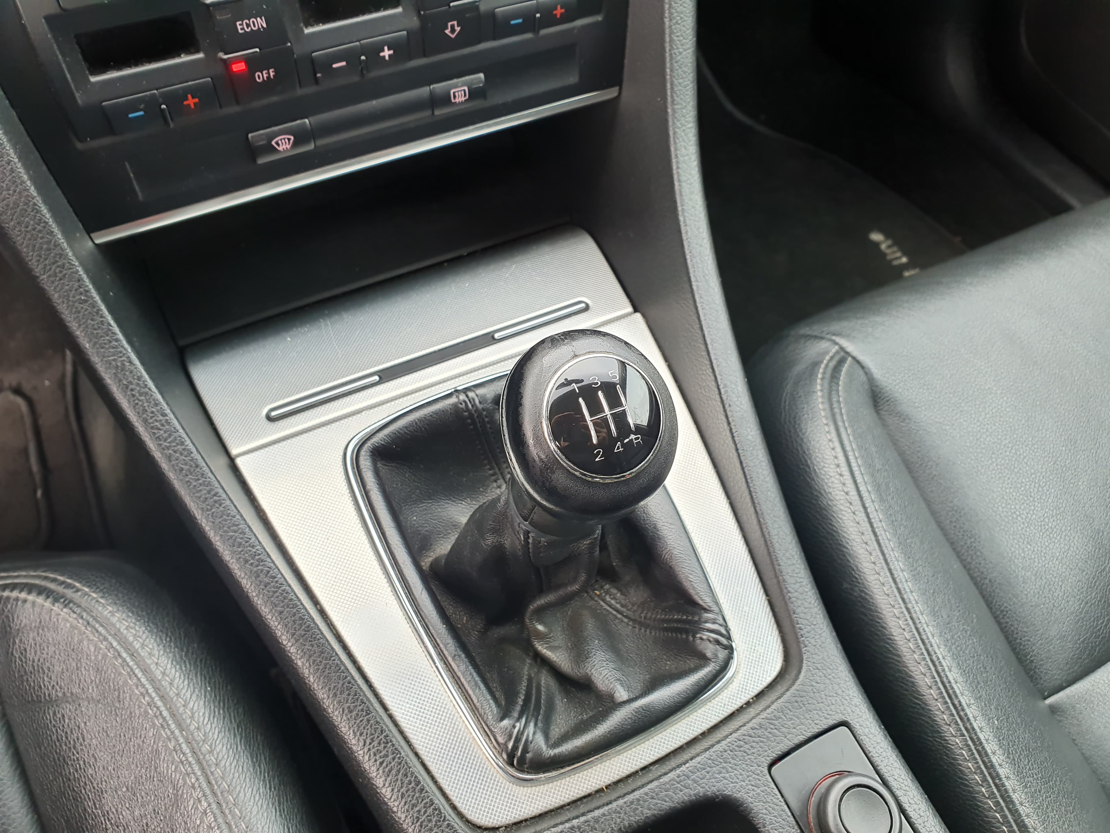 Audi A4 1.9 TDI · Ano 2005 — image 33