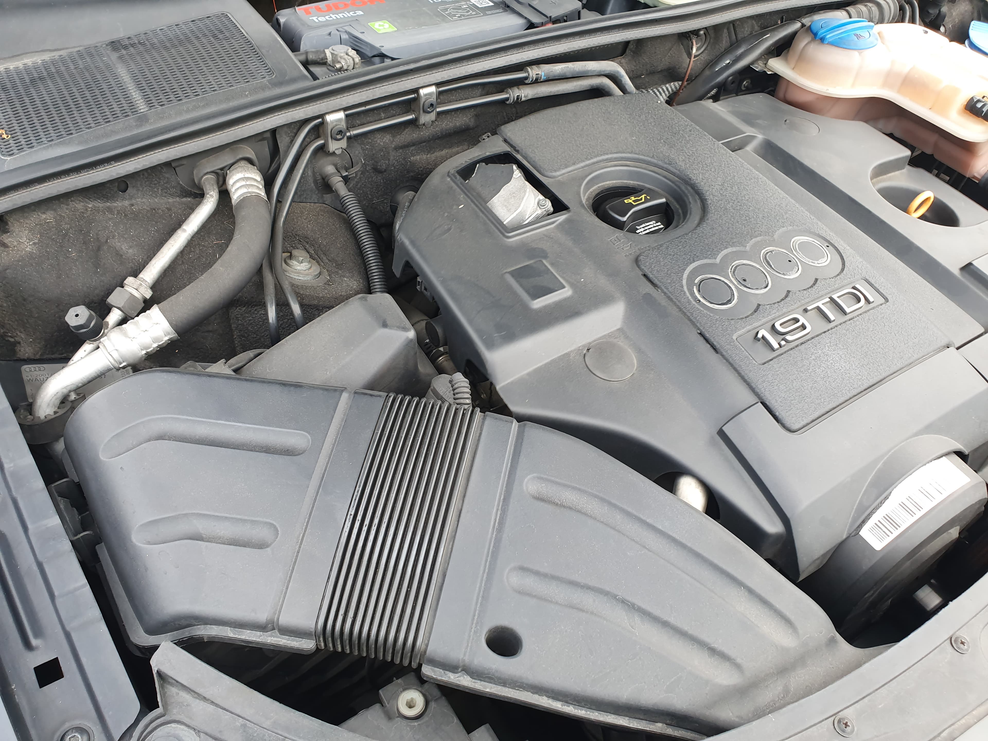 Audi A4 1.9 TDI · Ano 2005 — image 12