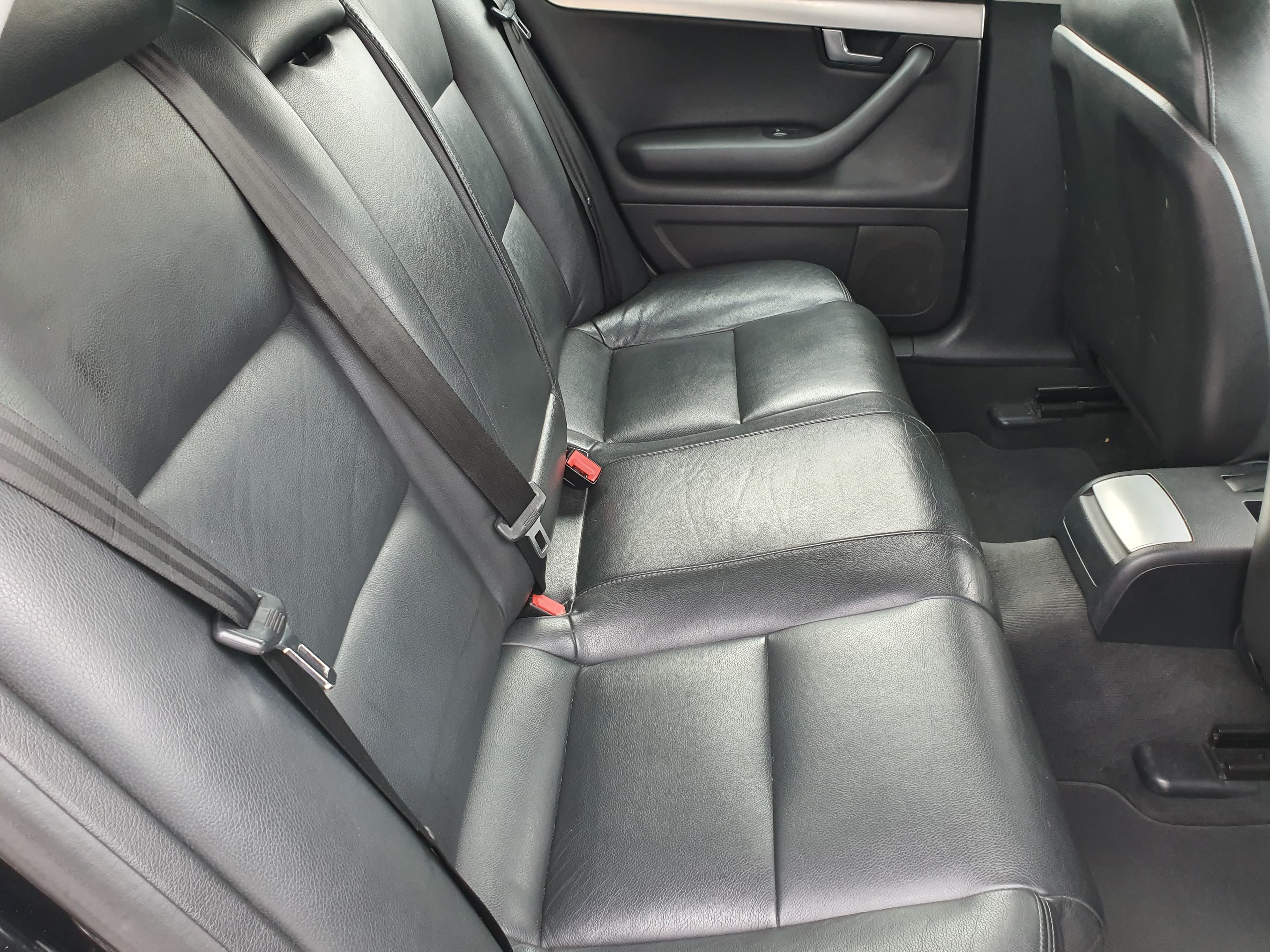 Audi A4 1.9 TDI · Ano 2005 — image 22