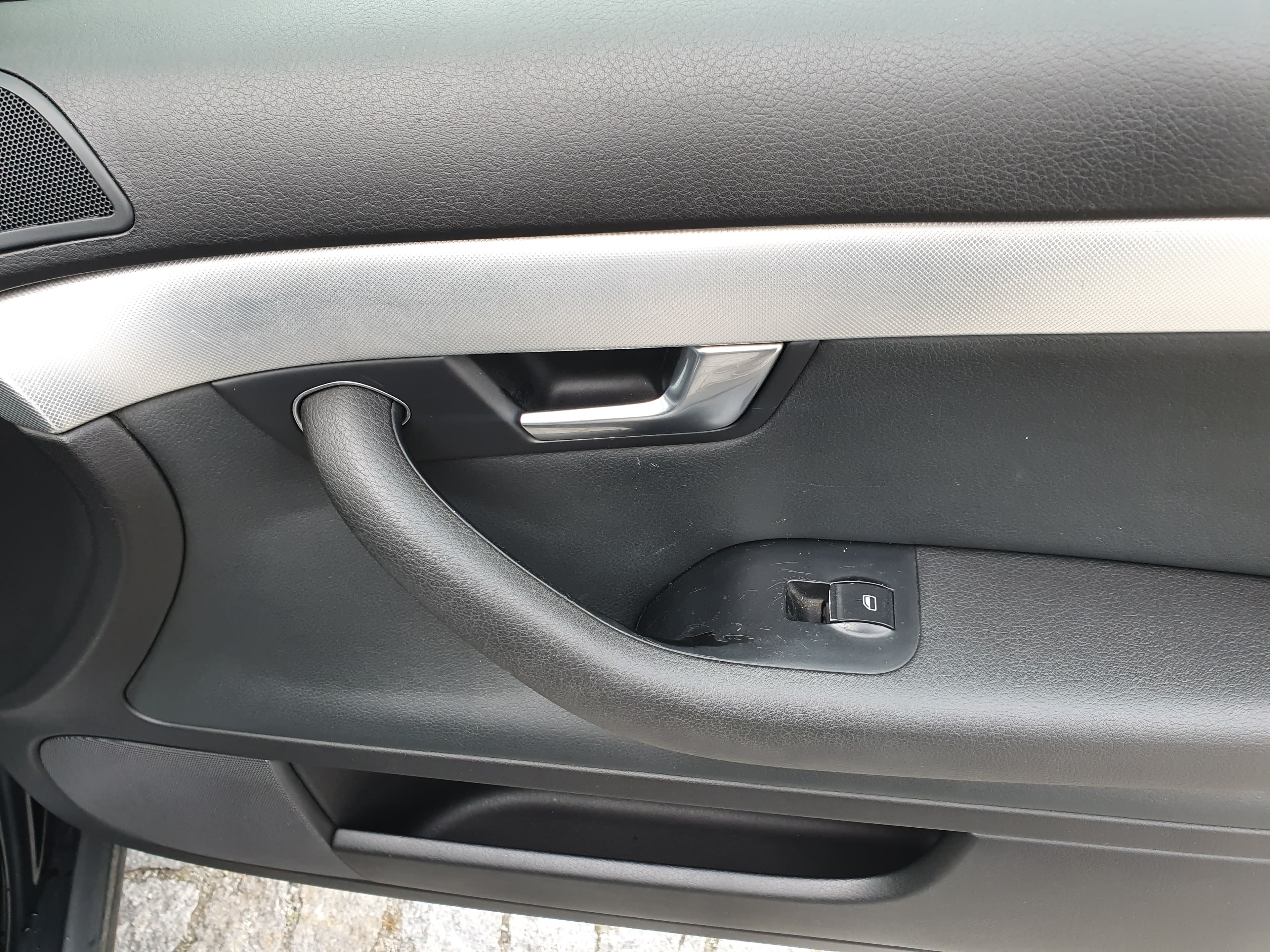 Audi A4 1.9 TDI · Ano 2005 — image 24