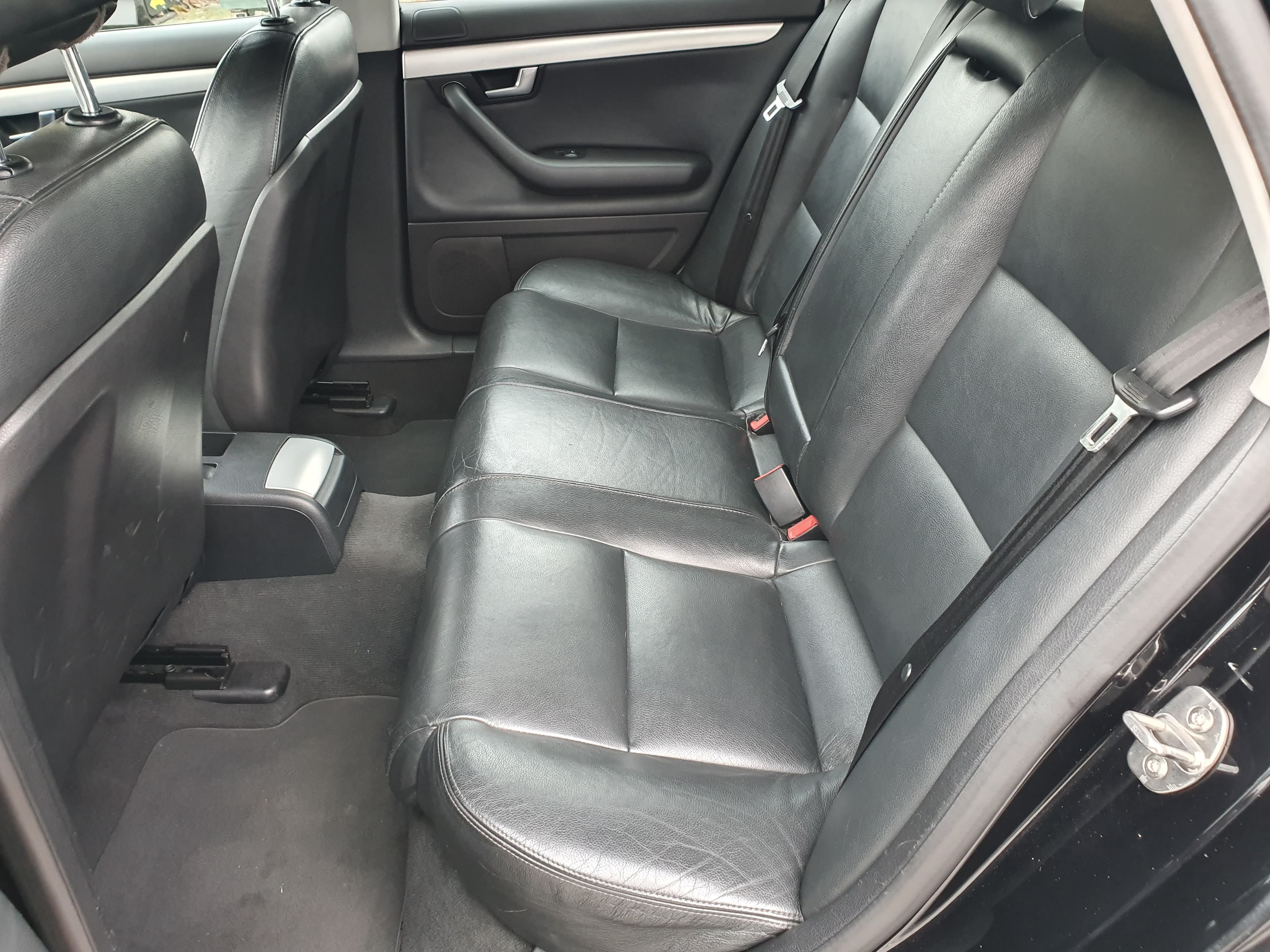 Audi A4 1.9 TDI · Ano 2005 — image 28