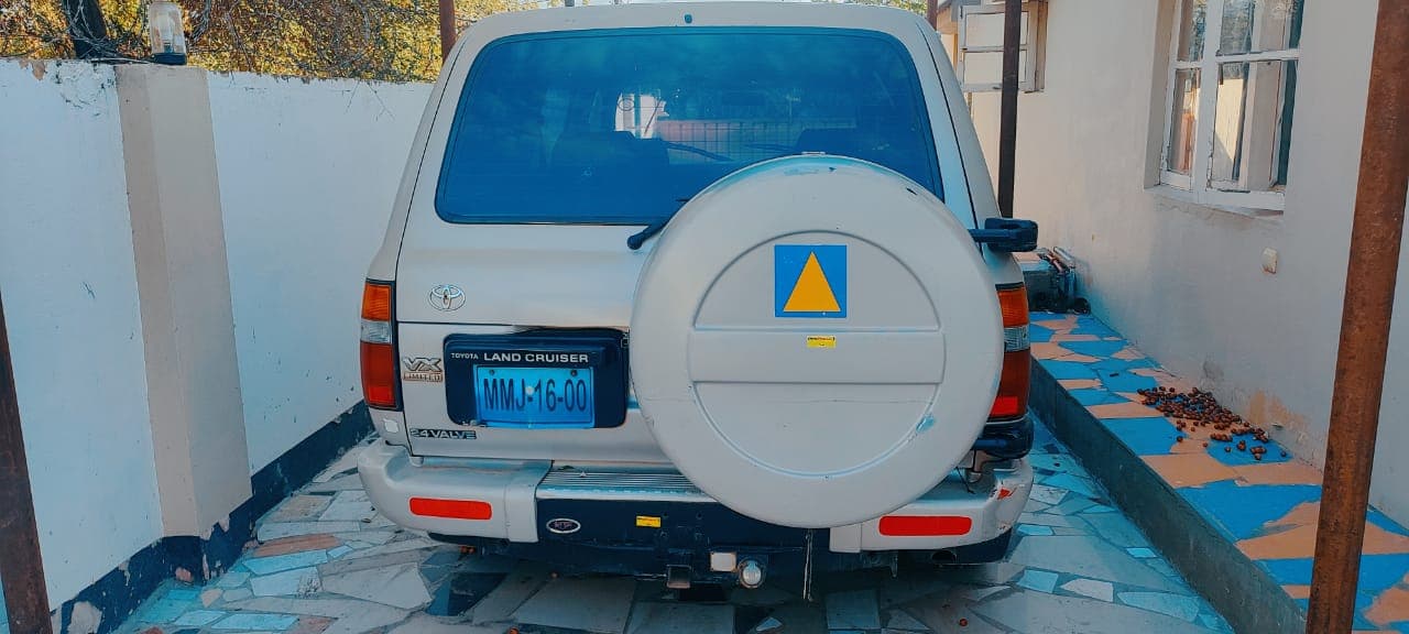 Toyota Landcruiser · 1997 — image 3