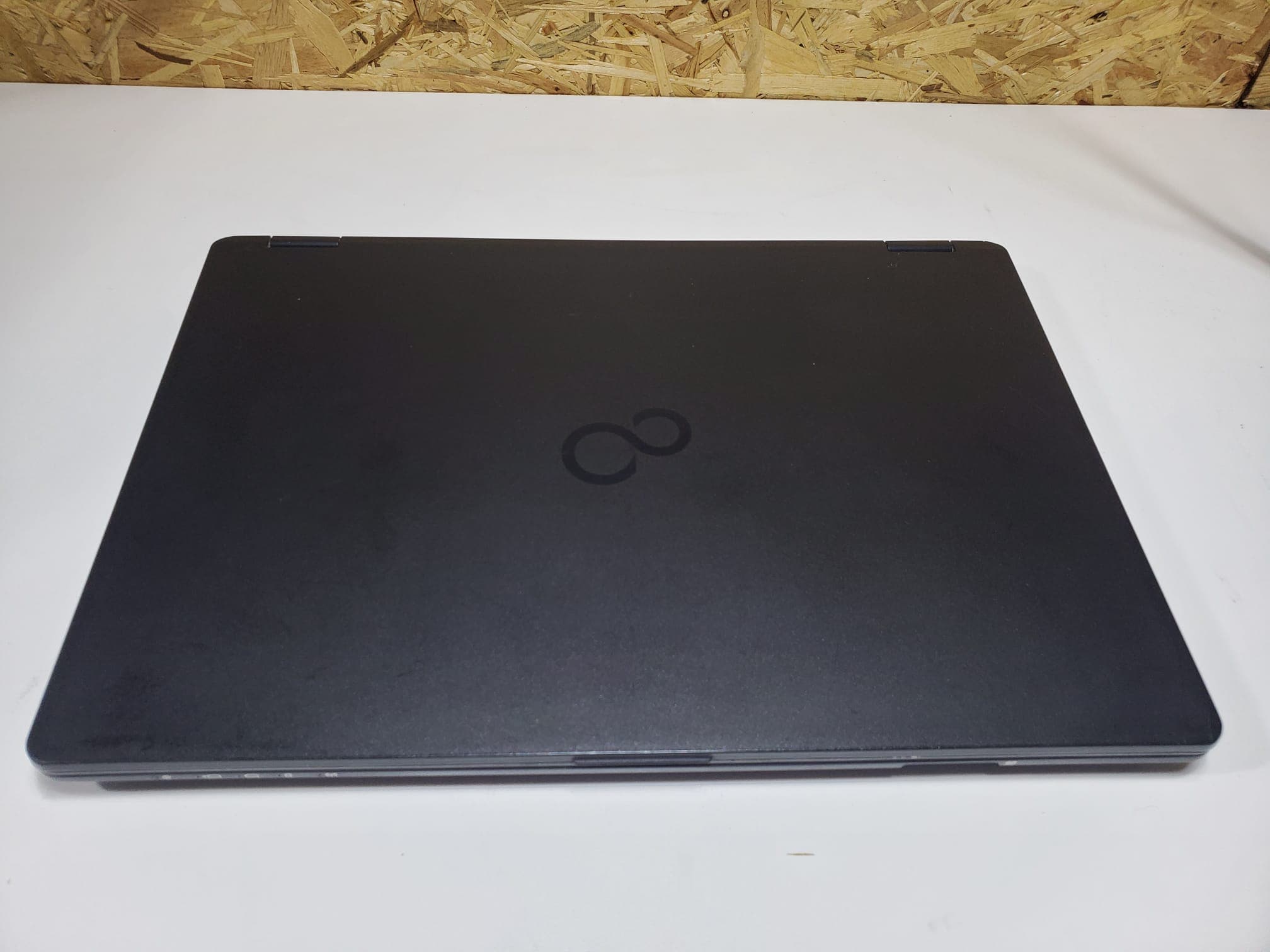 Portátil Fujitsu U727 — imagen 7