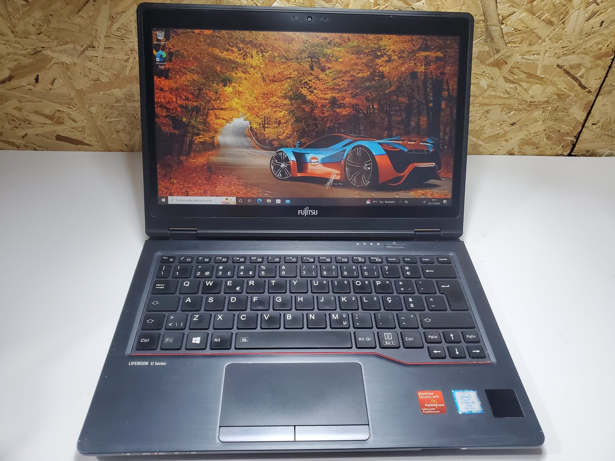 Portátil Fujitsu U727 — image 1