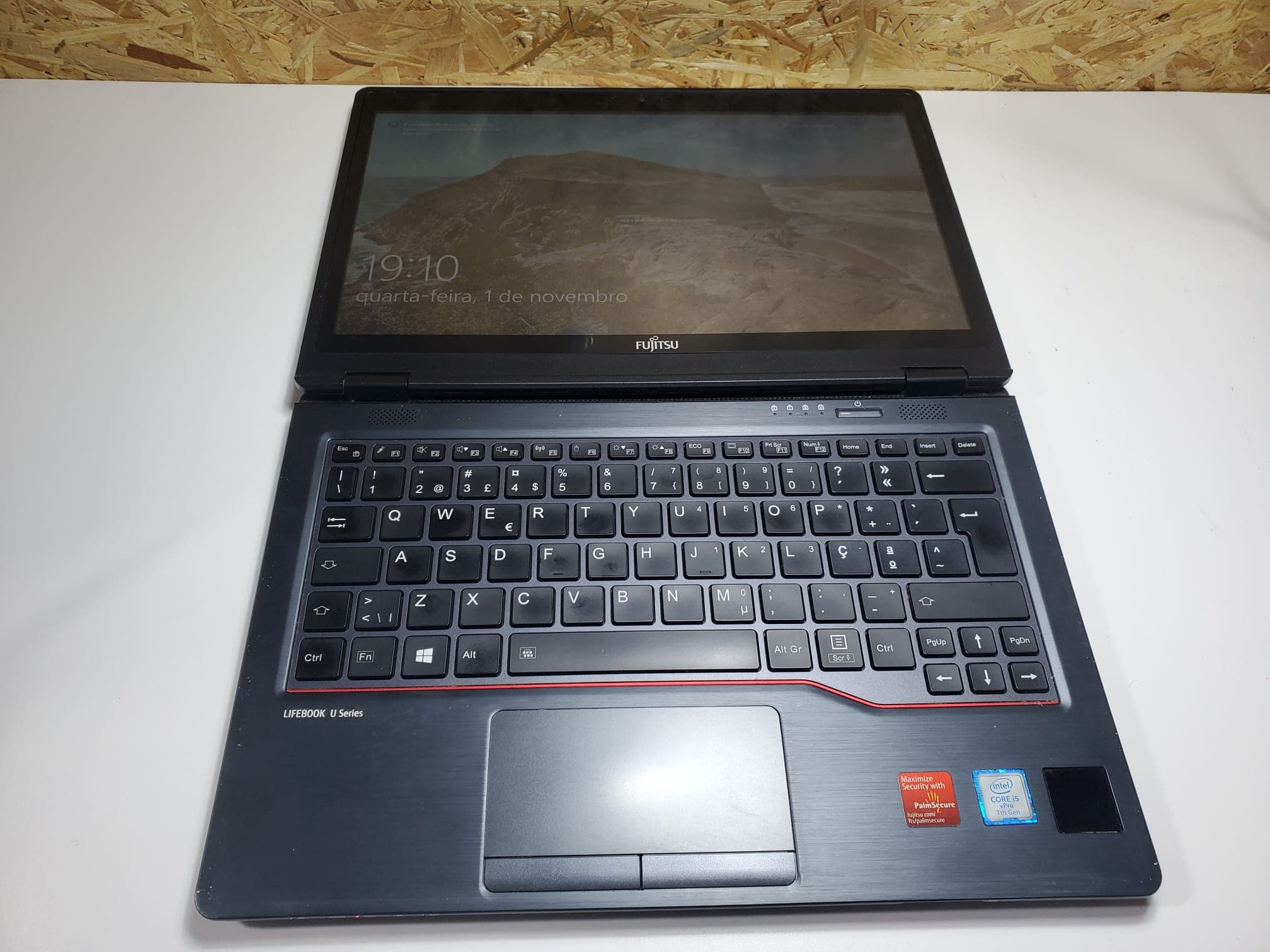 Portátil Fujitsu U727 — image 3