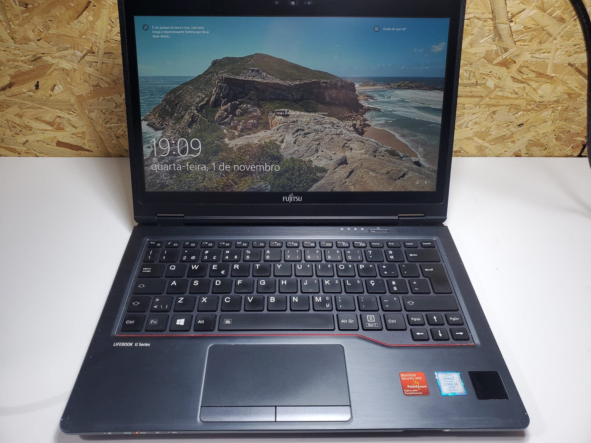 Portátil Fujitsu U727 — image 2