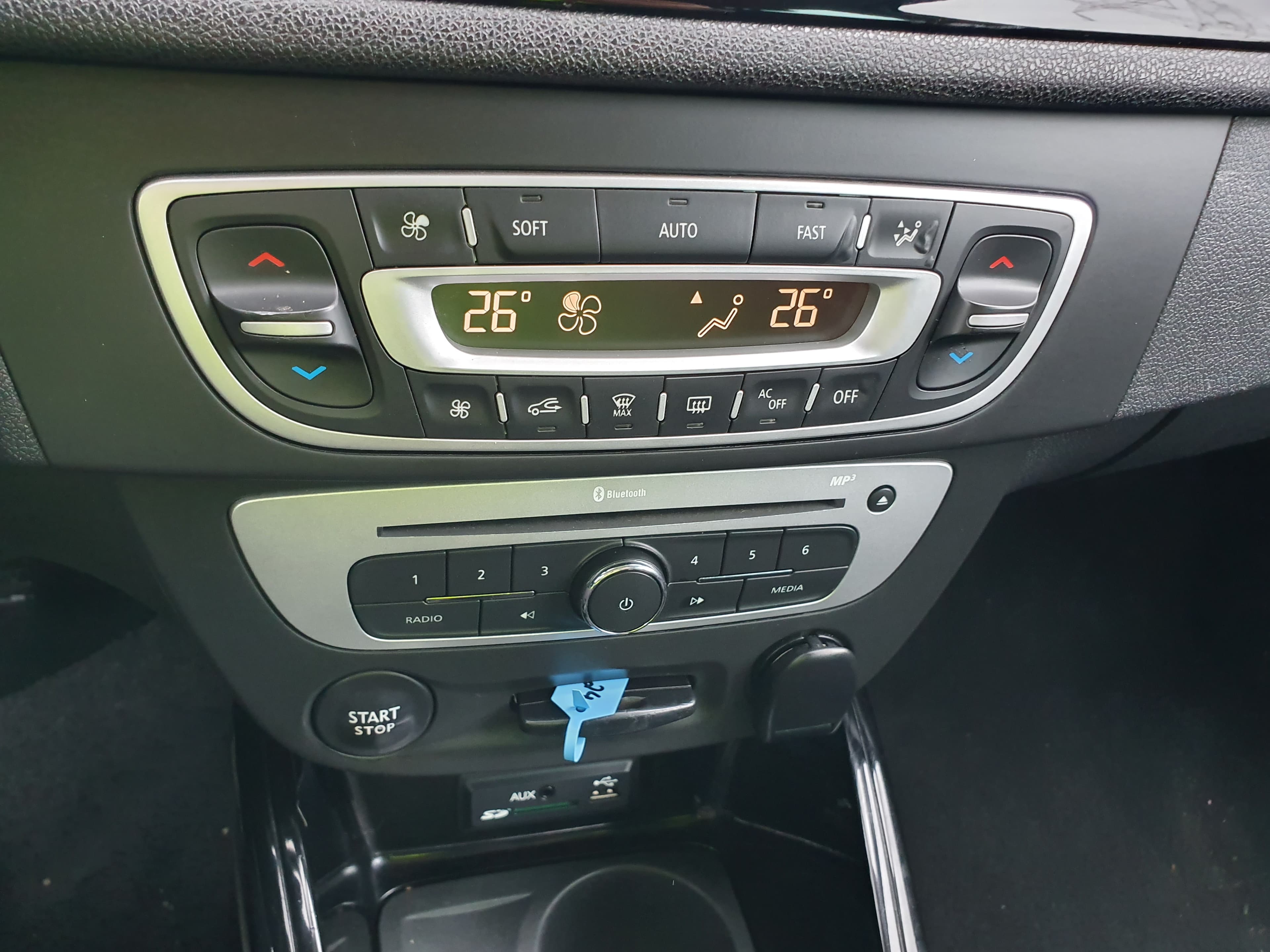 Renault Mégane · Ano 2015 — imagen 32
